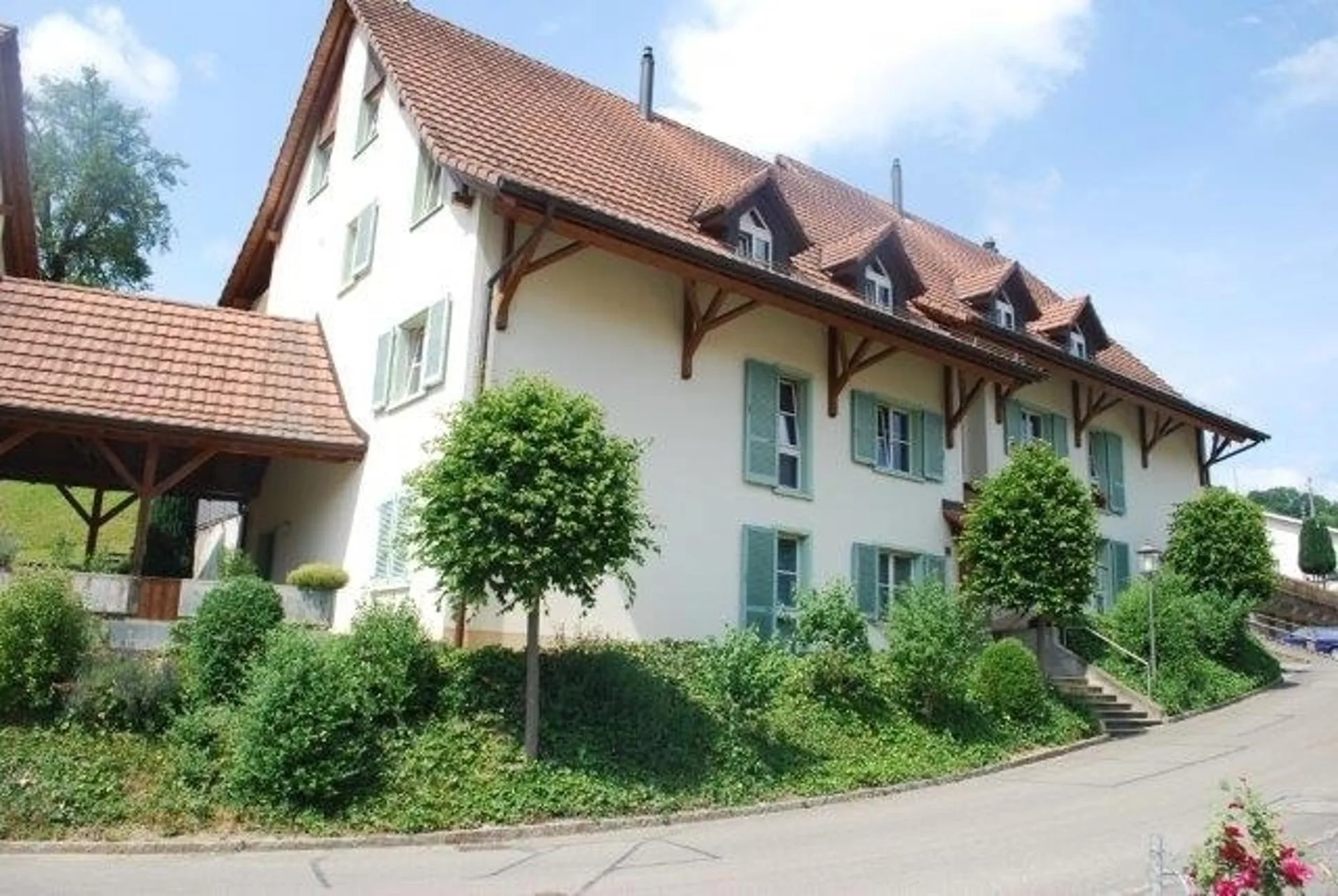 Grosszügige 5.5-Zimmer-Maisonettewohnung an ruhiger Lage mit grossem Balkon