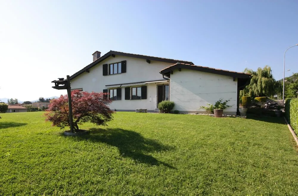 Villa signorile in posizione tranquilla e soleggiata