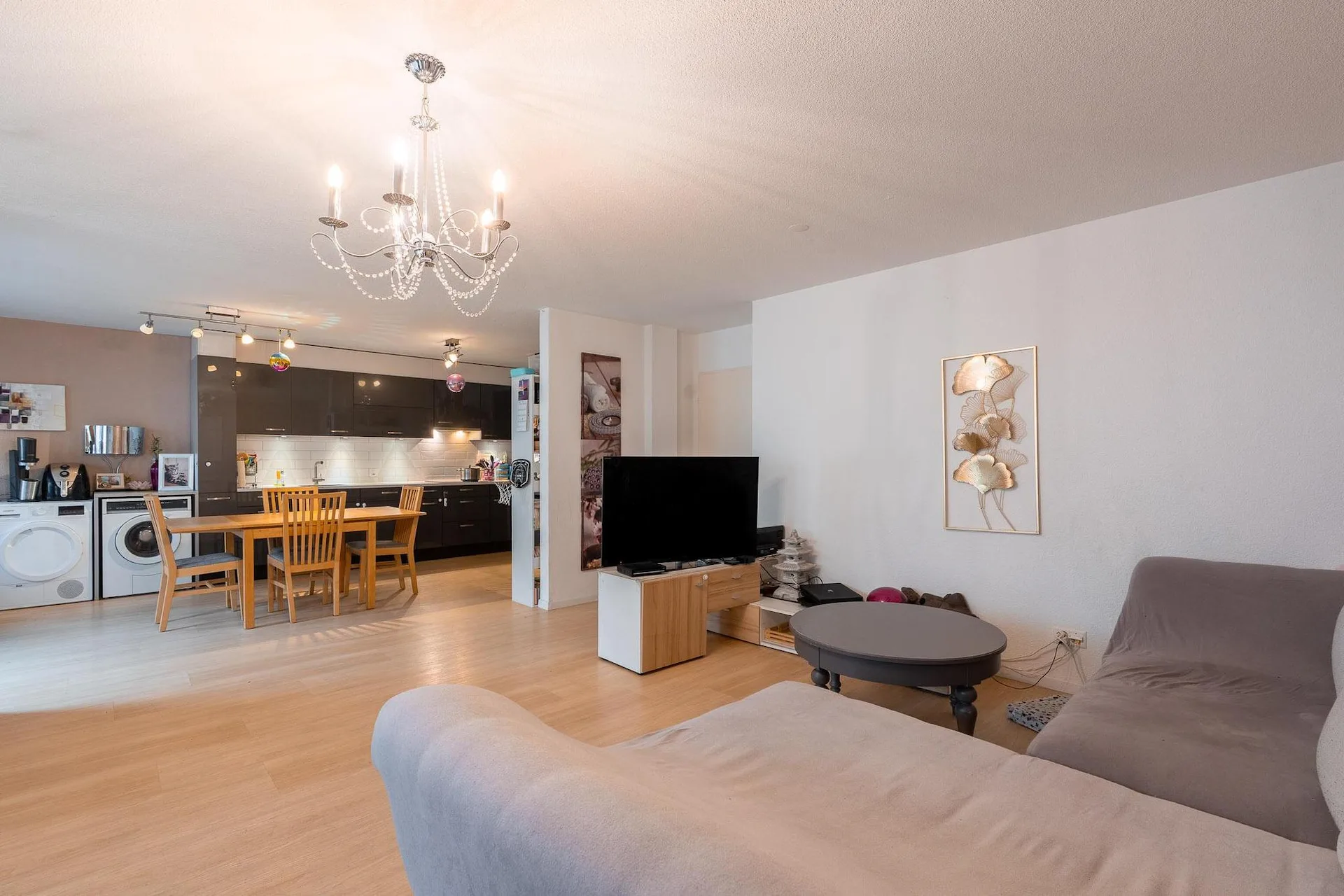 Geräumige 4.5-Zimmer-Wohnung mit Balkon im Stadtzentrum