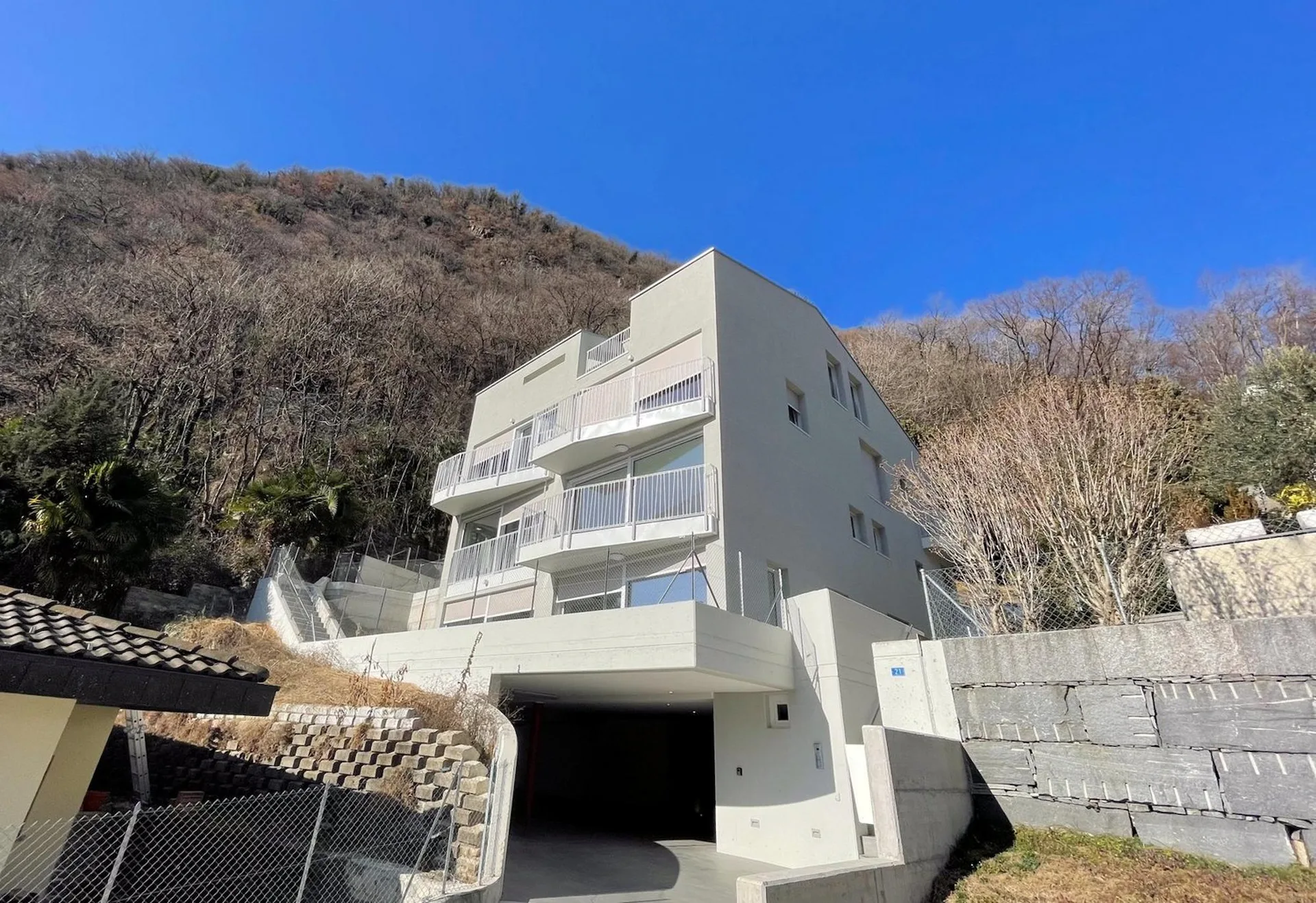 Modernes Doppelstock-apartment mit 3,5 Zimmern in Lumino