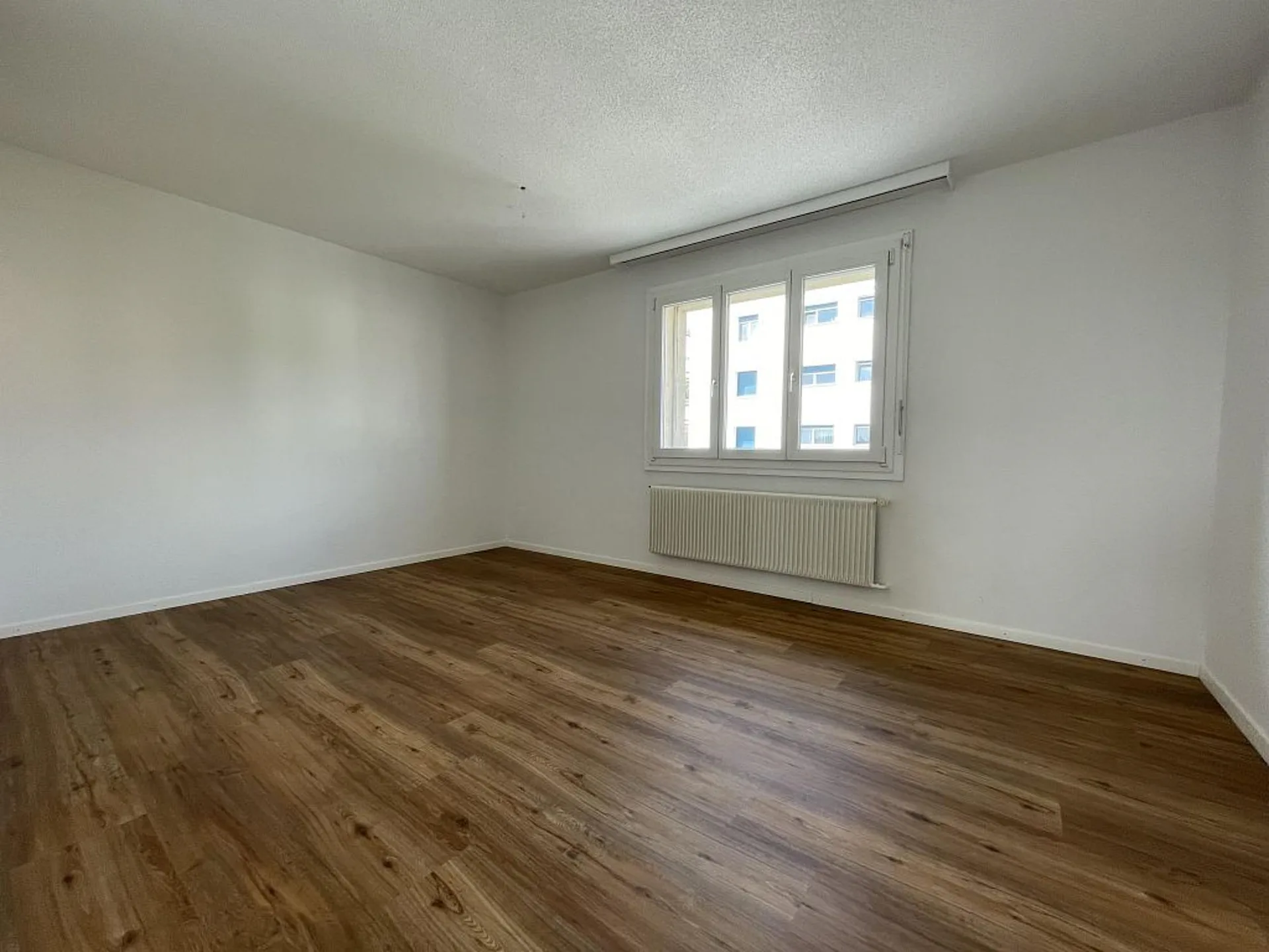 Appartamento 3 camere, 2° piano destro