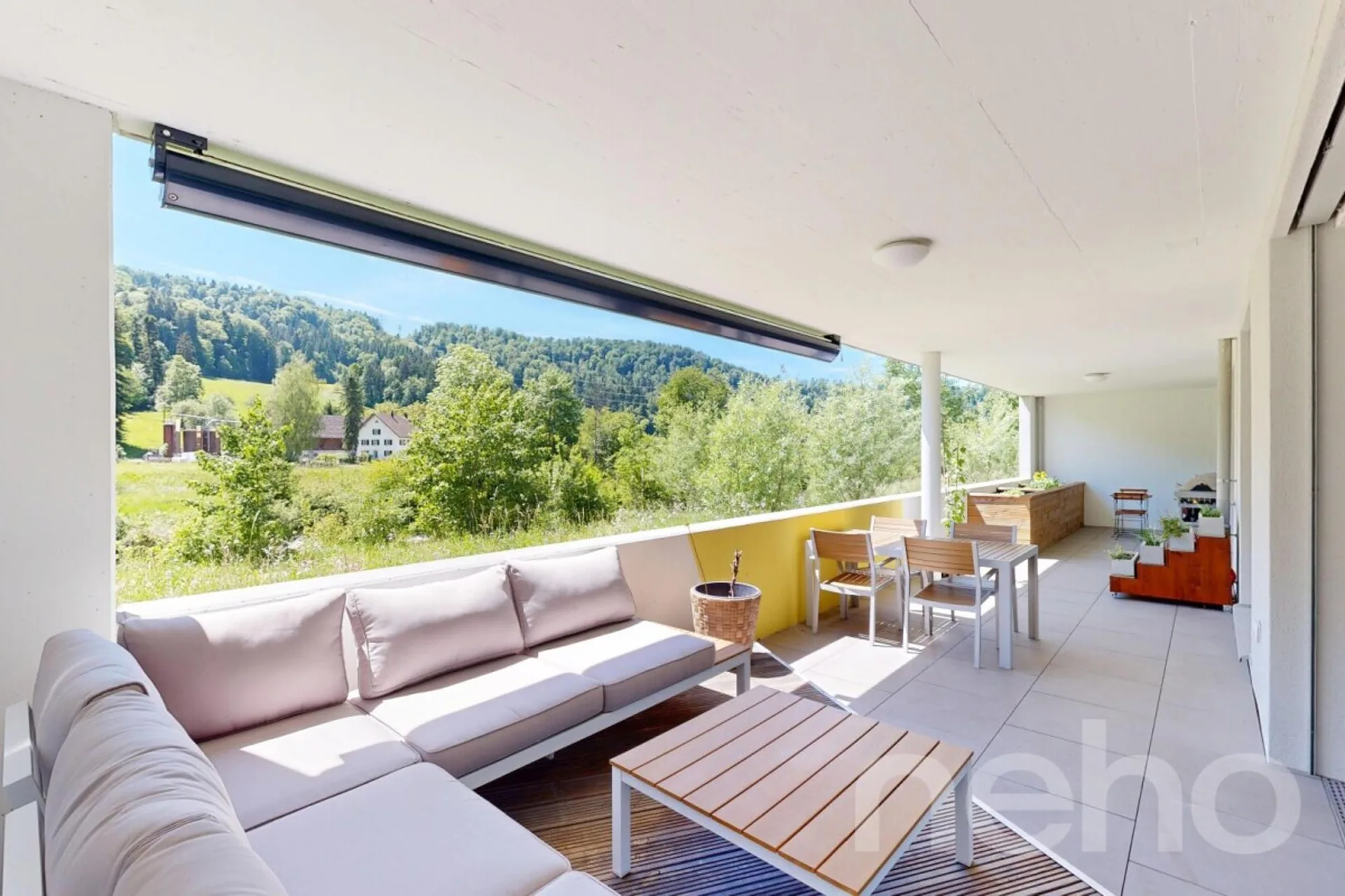 Moderne 4.5 Zimmer Wohnung mit Aussicht ins Grüne
