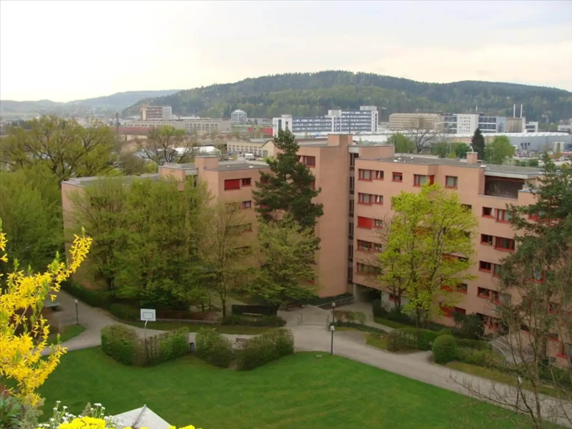 Wohnen mitten in Oberwinterthur "Mieten ohne Kaution"