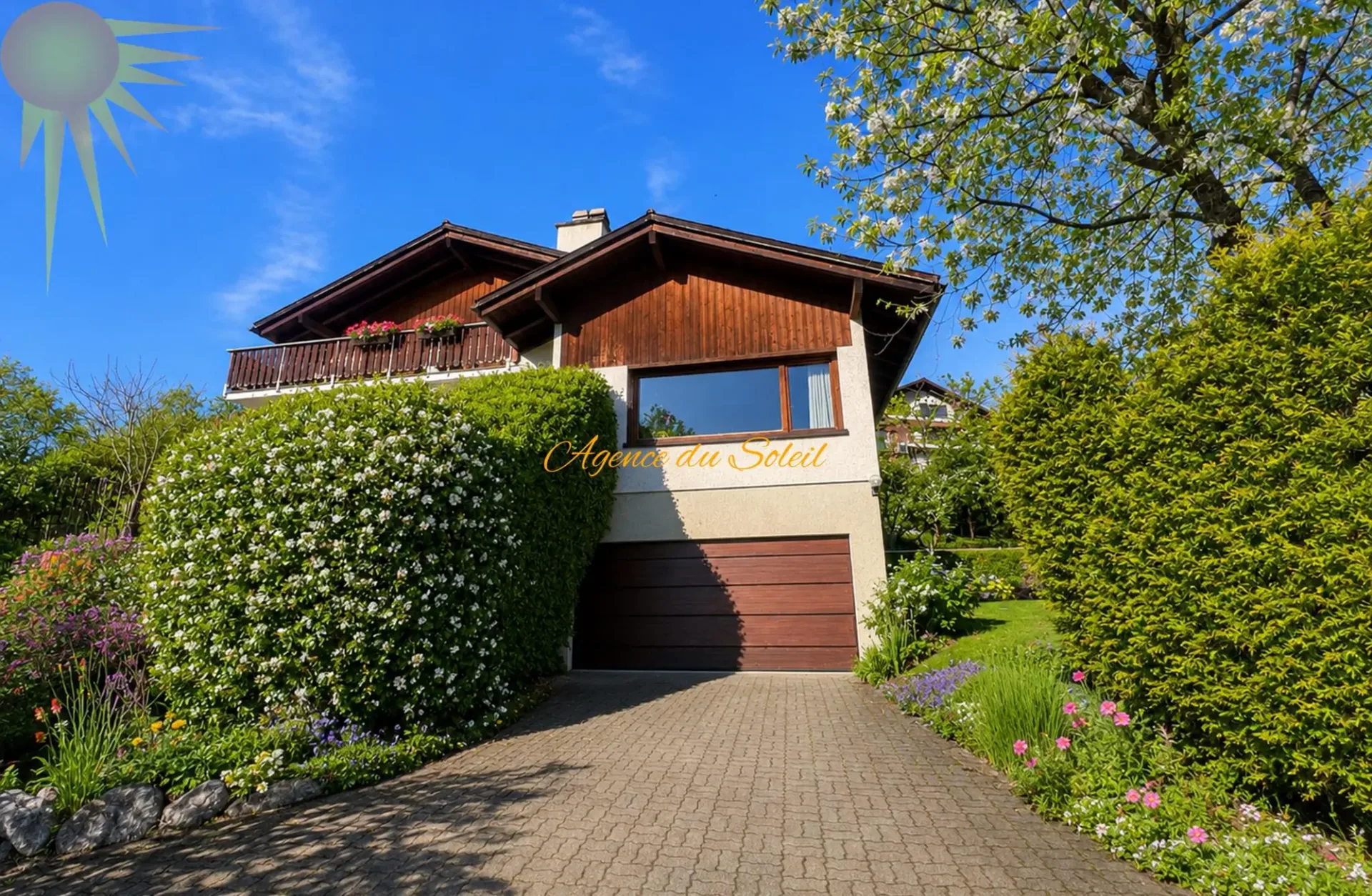 Maison à fort potentiel comprenant 2 appartements séparés, à 5 minutes en voiture de Crans-Montana !