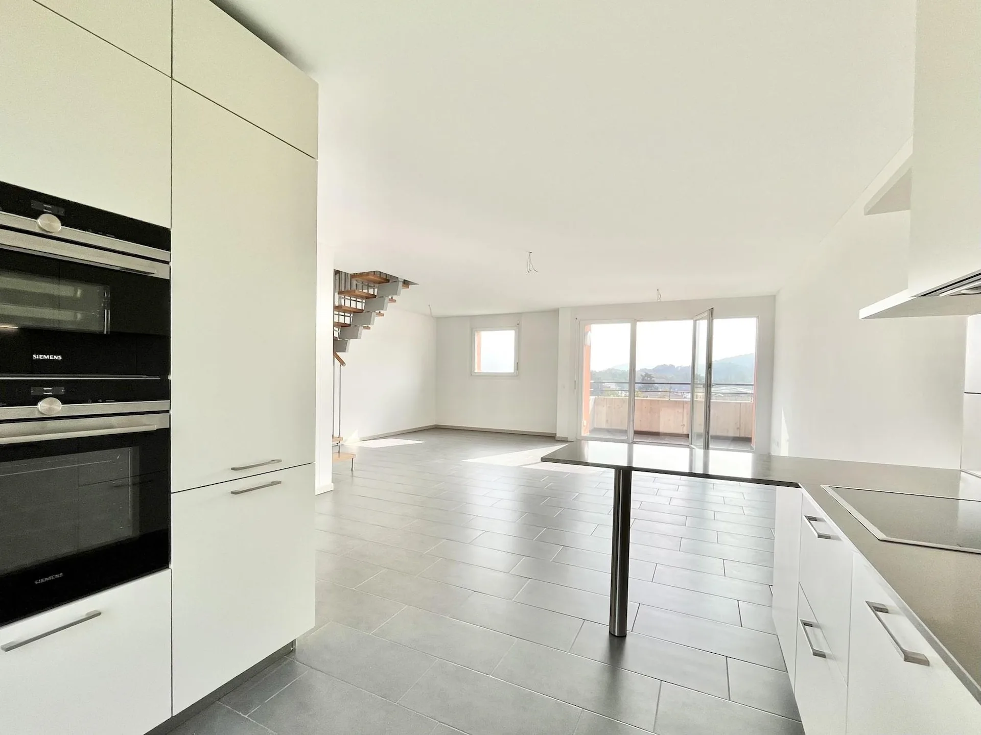 AFFITTASI STUPENDO 4.5 LOCALI DUPLEX CON TERRAZZA A STABIO