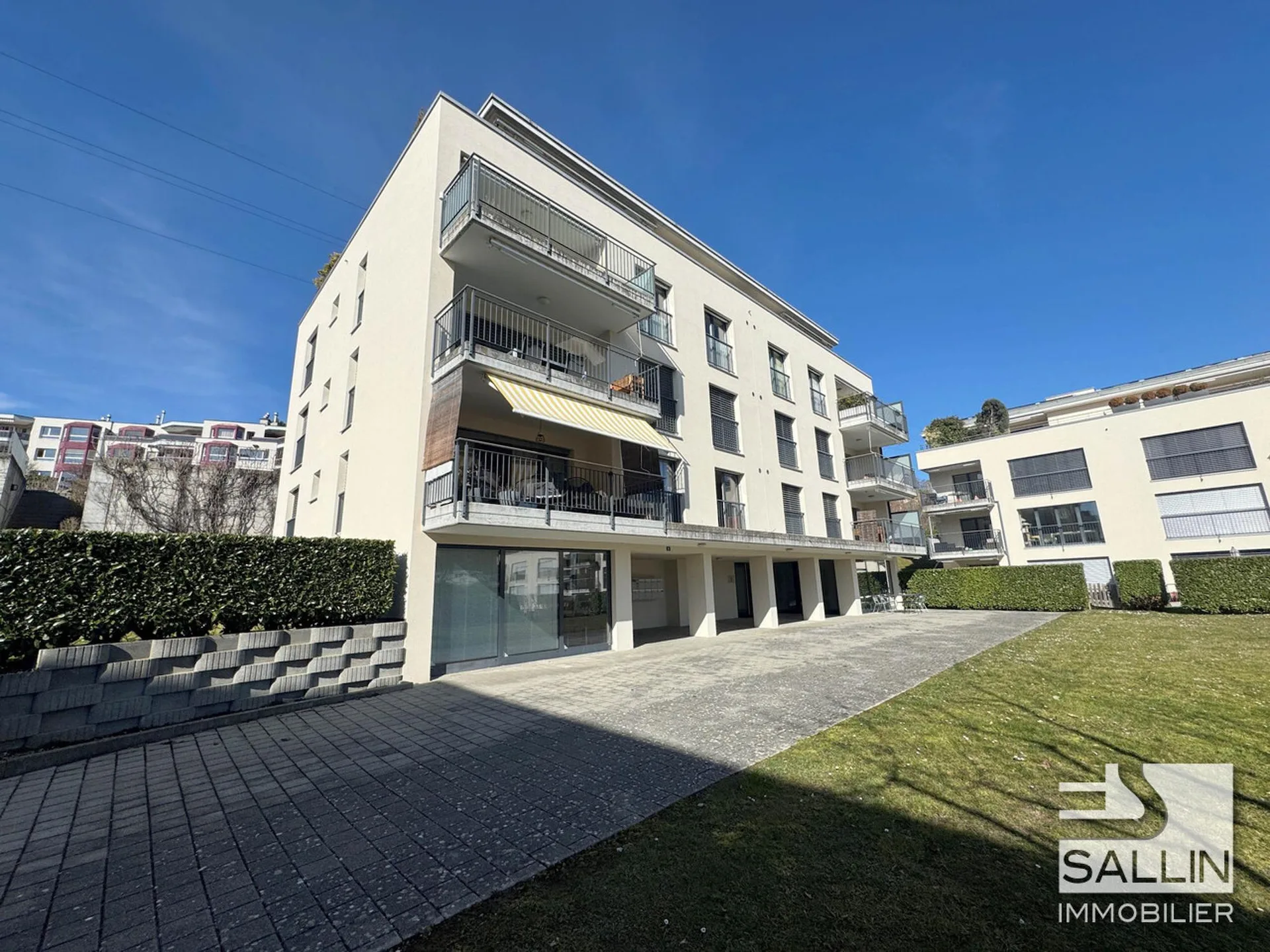 Spacieux appartement de 4½ pièces au rez-supérieur avec 1 place int.