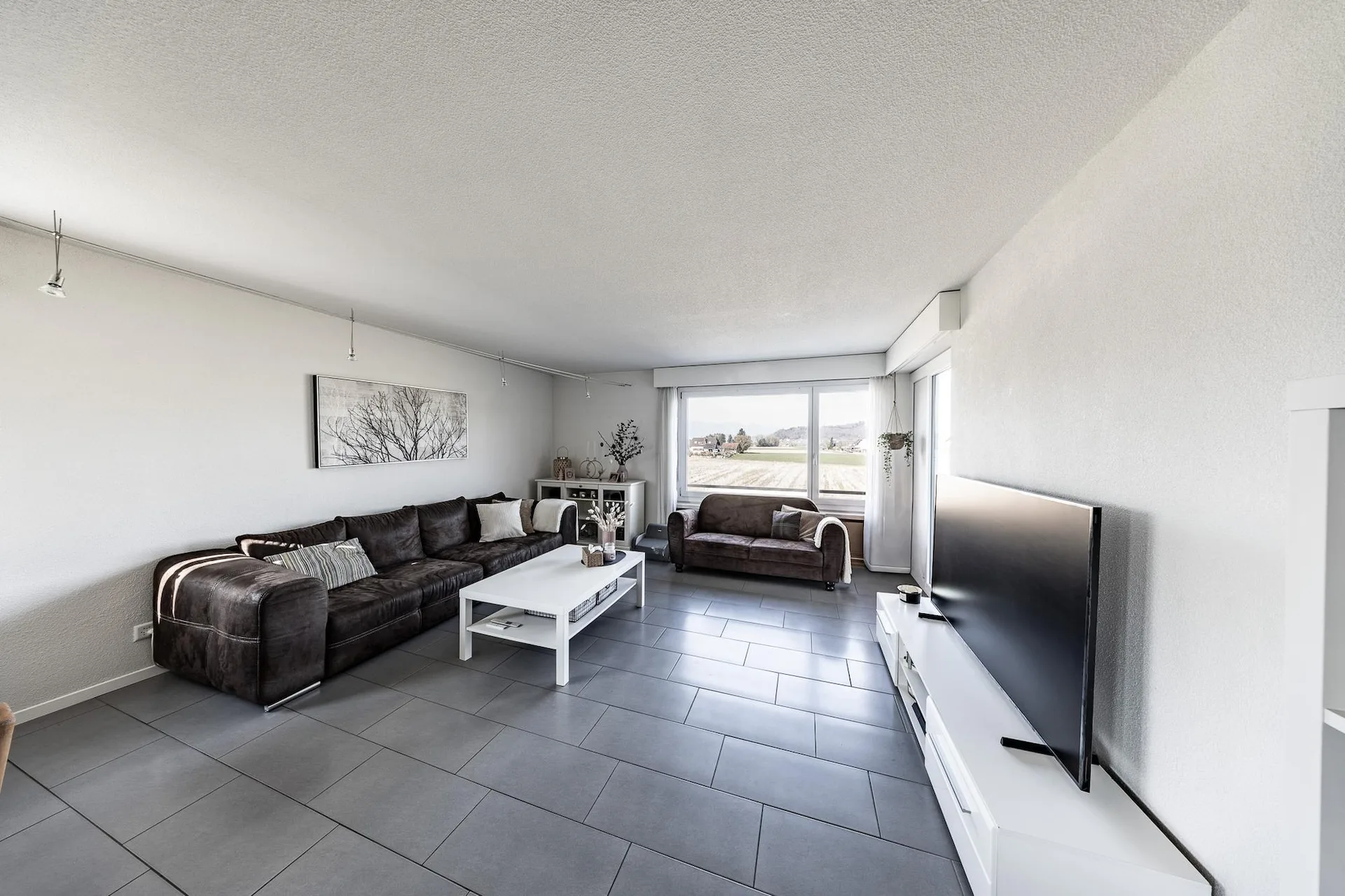 Modernisierte 4.5-Zimmer-Wohnung mit grosszügigem Balkon und Weitsicht