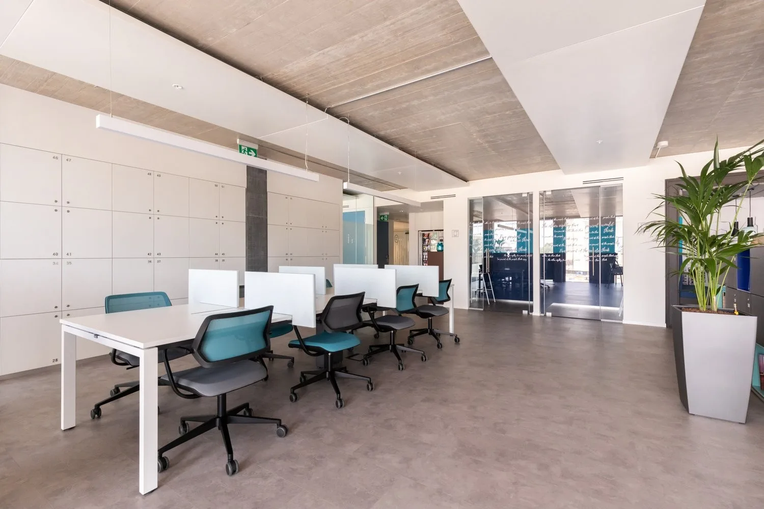 Accès tout inclus aux espaces de coworking à Regus Pont Rouge