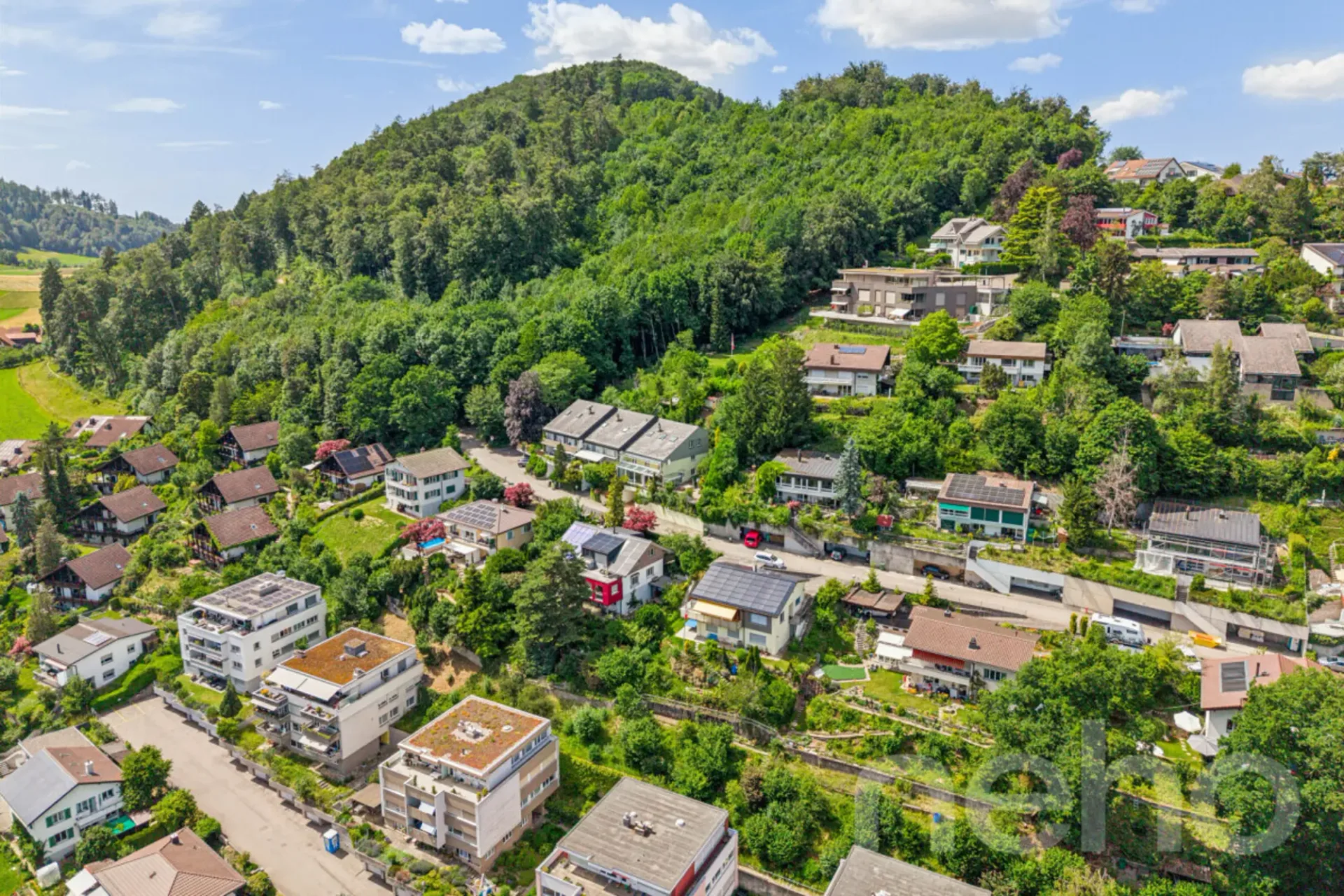 Exklusives Wohnen mit Garten, Wintergarten und Weitsicht