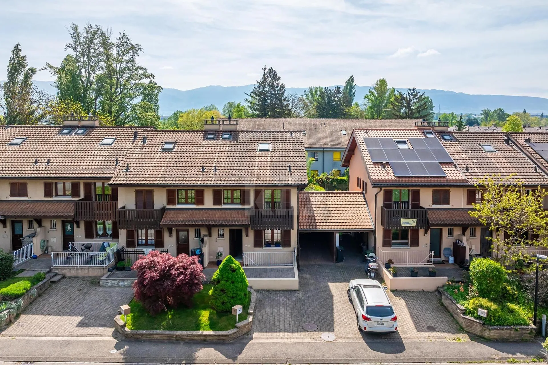 Charmante maison mitoyenne en pignon avec studio indépendant