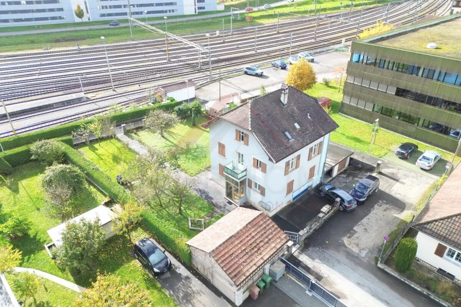 Delémont - Propriété avec 3 appartements et fort potentiel de valorisation dans un quartier central