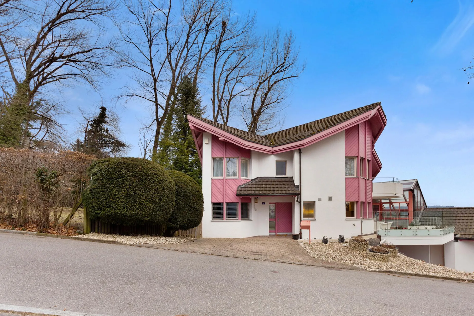 Maison unifamiliale spacieuse avec jardin, galerie et espace de bien-être