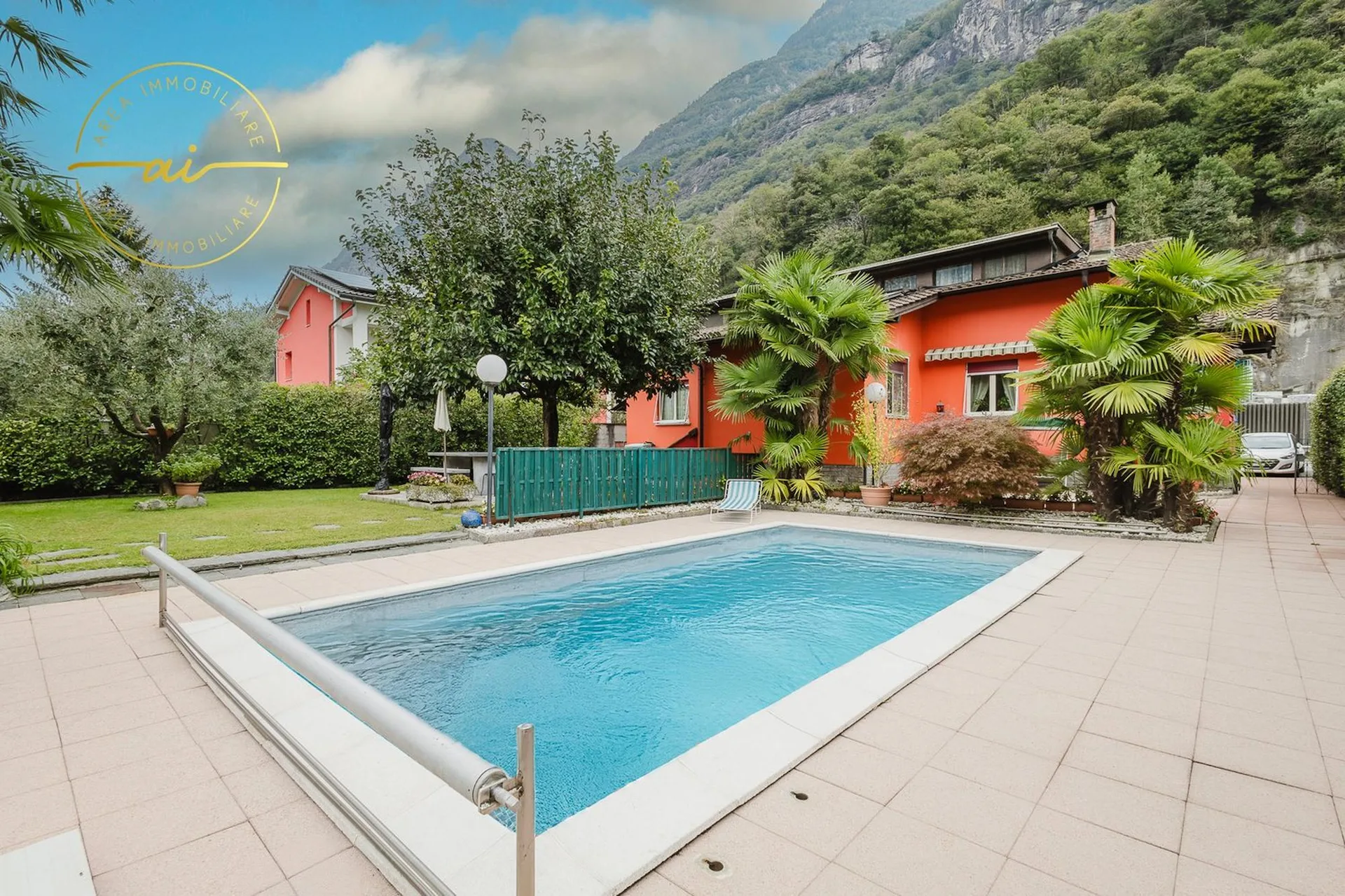 Casa unifamiliare con giardino e piscina a Cresciano