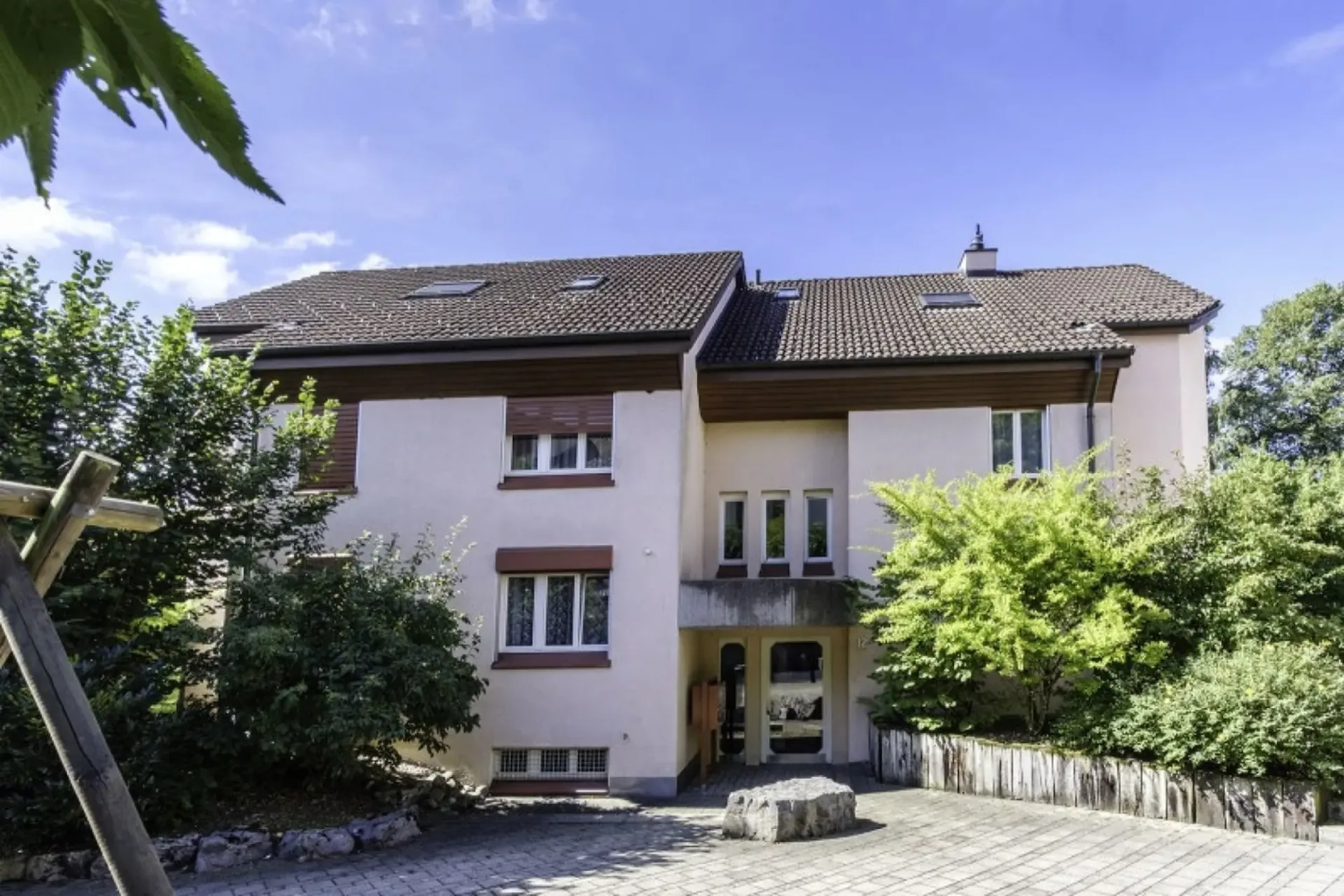 Charmante 110 m2 grosse Dachwhg. und zusätzlichem Studio-/Atelierzimmer, 2 Terrassen, Abstellräume