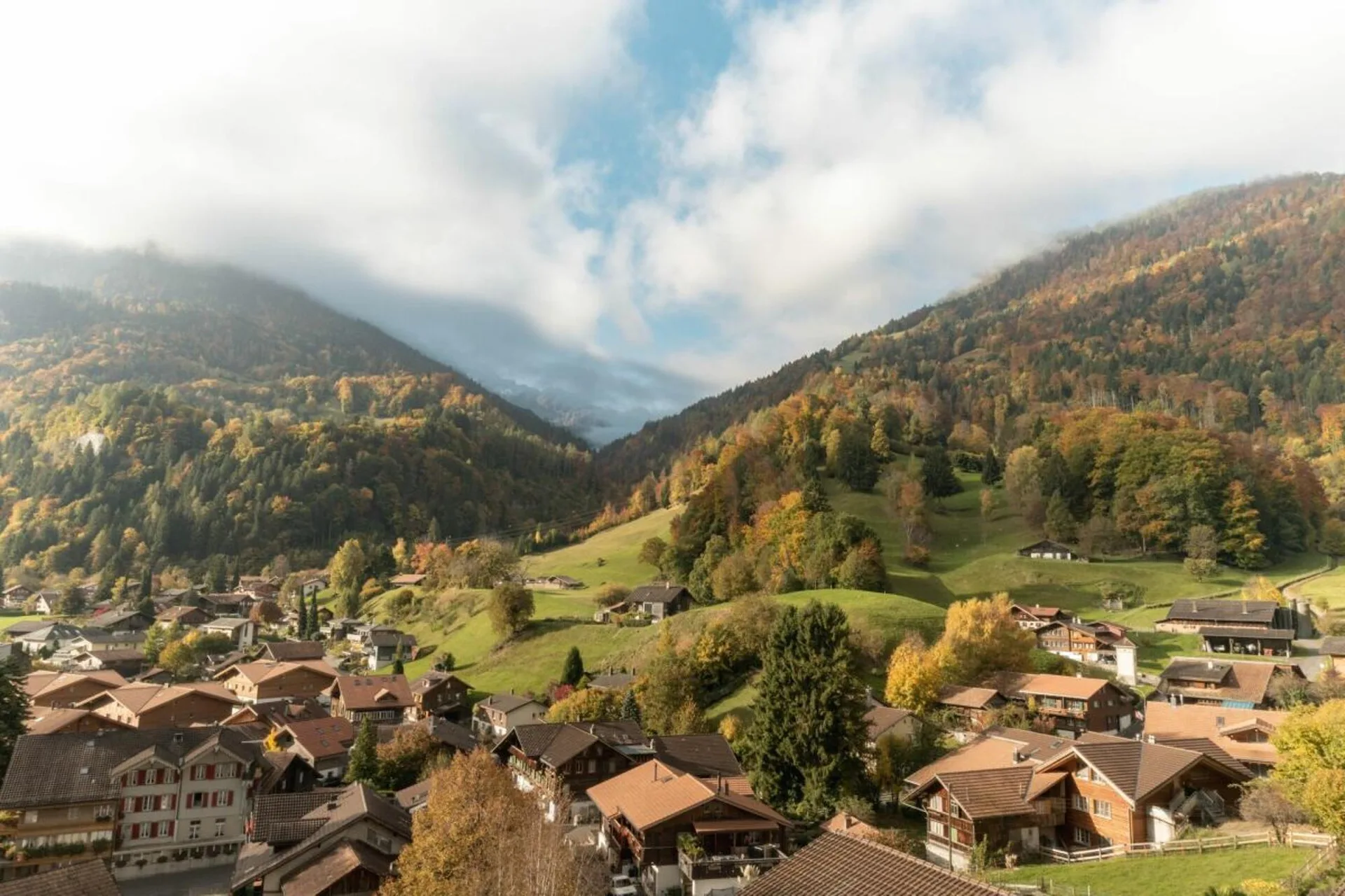 4.5-Zimmer Ferienwohnung Nr. 17 im Neubau-Mehrfamilienhaus Schönbühl 360° in Wilderswil