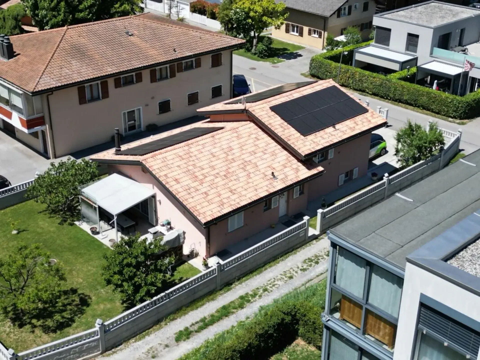 Villa individuelle de 5.5 pcs à Saxon avec espace extérieur de près de 500 m²