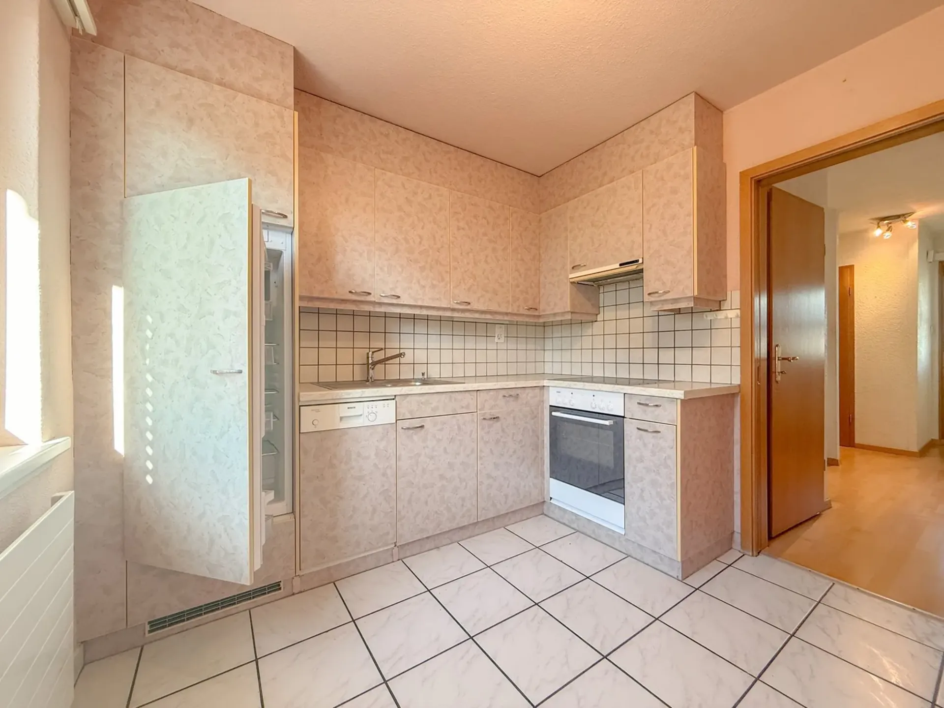 Sanierungsbedürftiges 5.5-Zimmer Reiheneinfamilienhaus an guter Lage zu verkaufen.