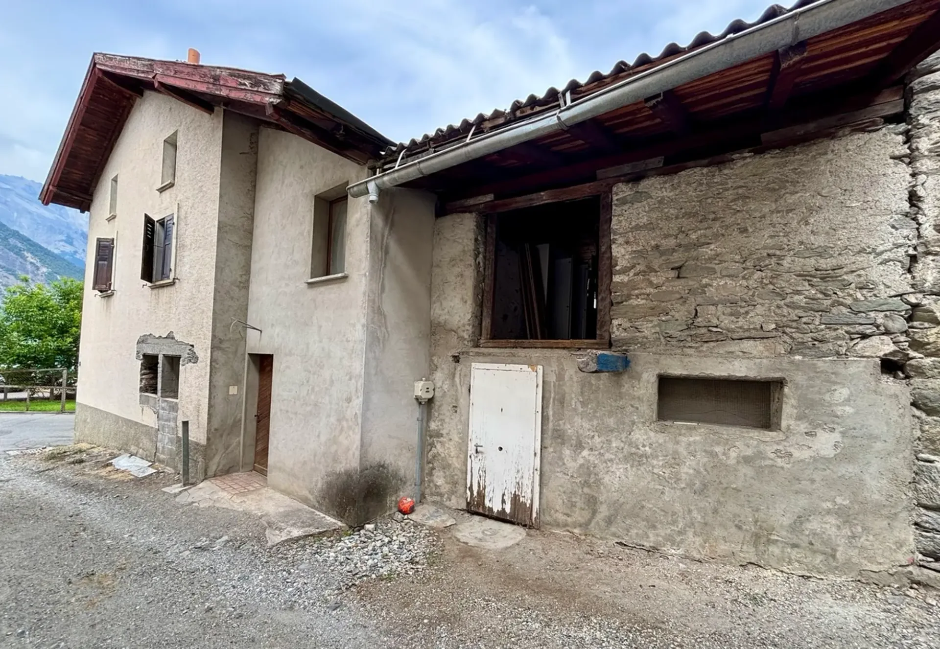 2005M-Riddes. Dorfhaus mit großem Potenzial zur Renovierung
