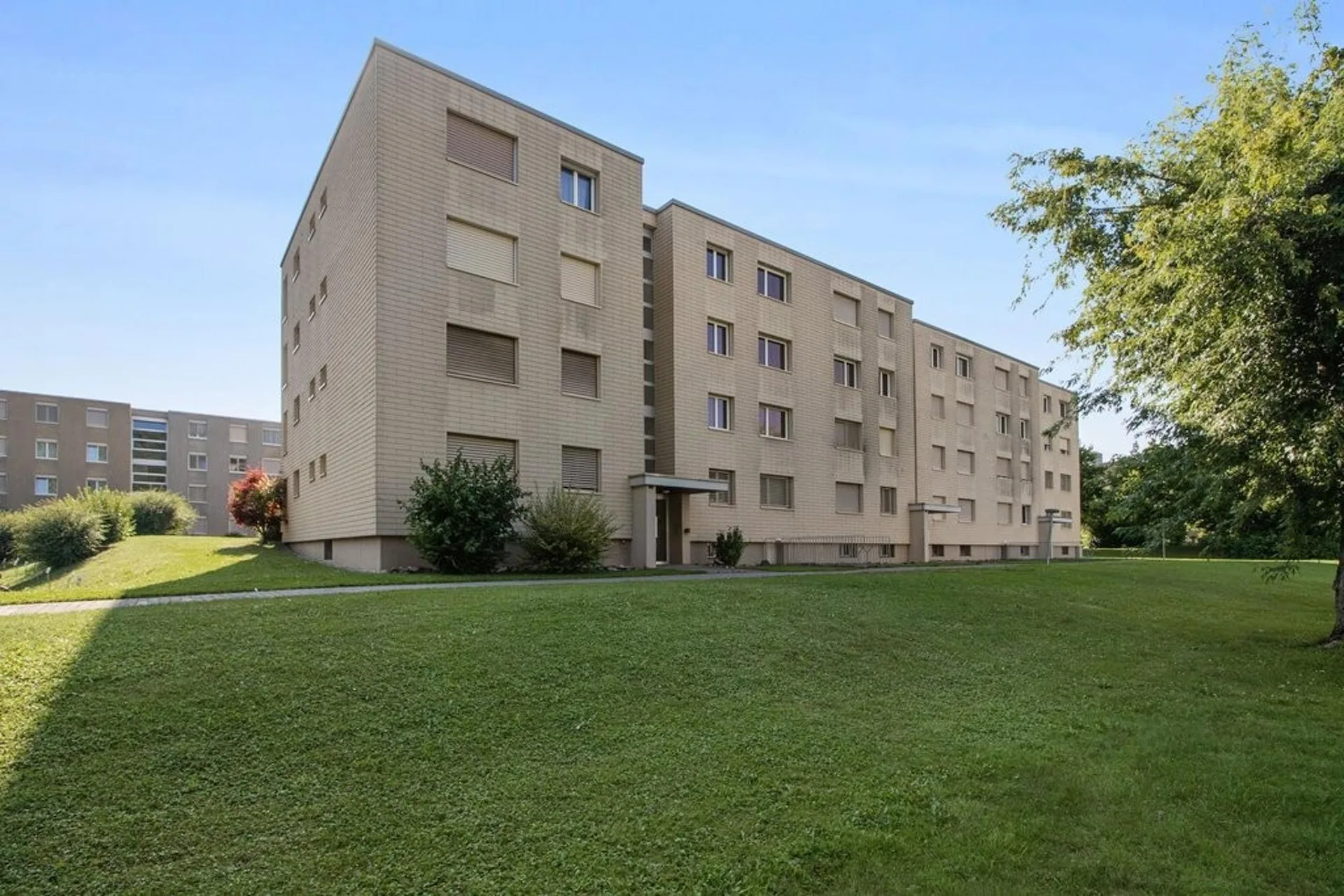 Gemütliche 3.5 Zimmer-Wohnung mit Sitzplatz im Erdgeschoss