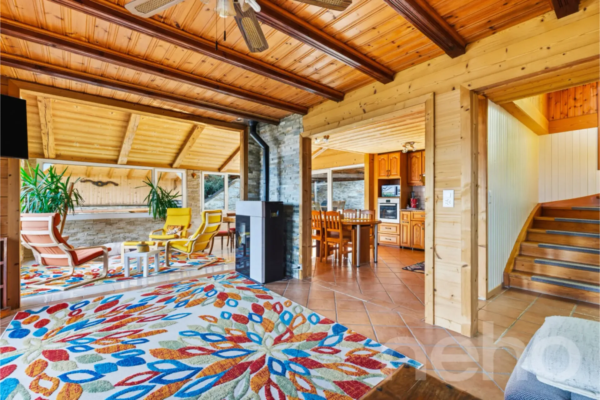 Chalet 8.5 + studio indépendant et vue dégagé dans un quartier calme