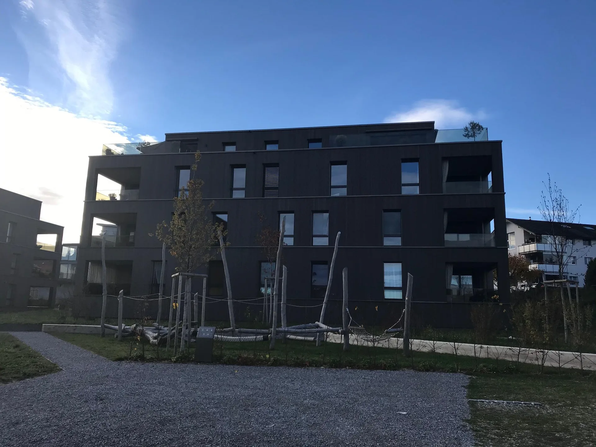 Appartement neuf avec loggia spacieuse recherché?