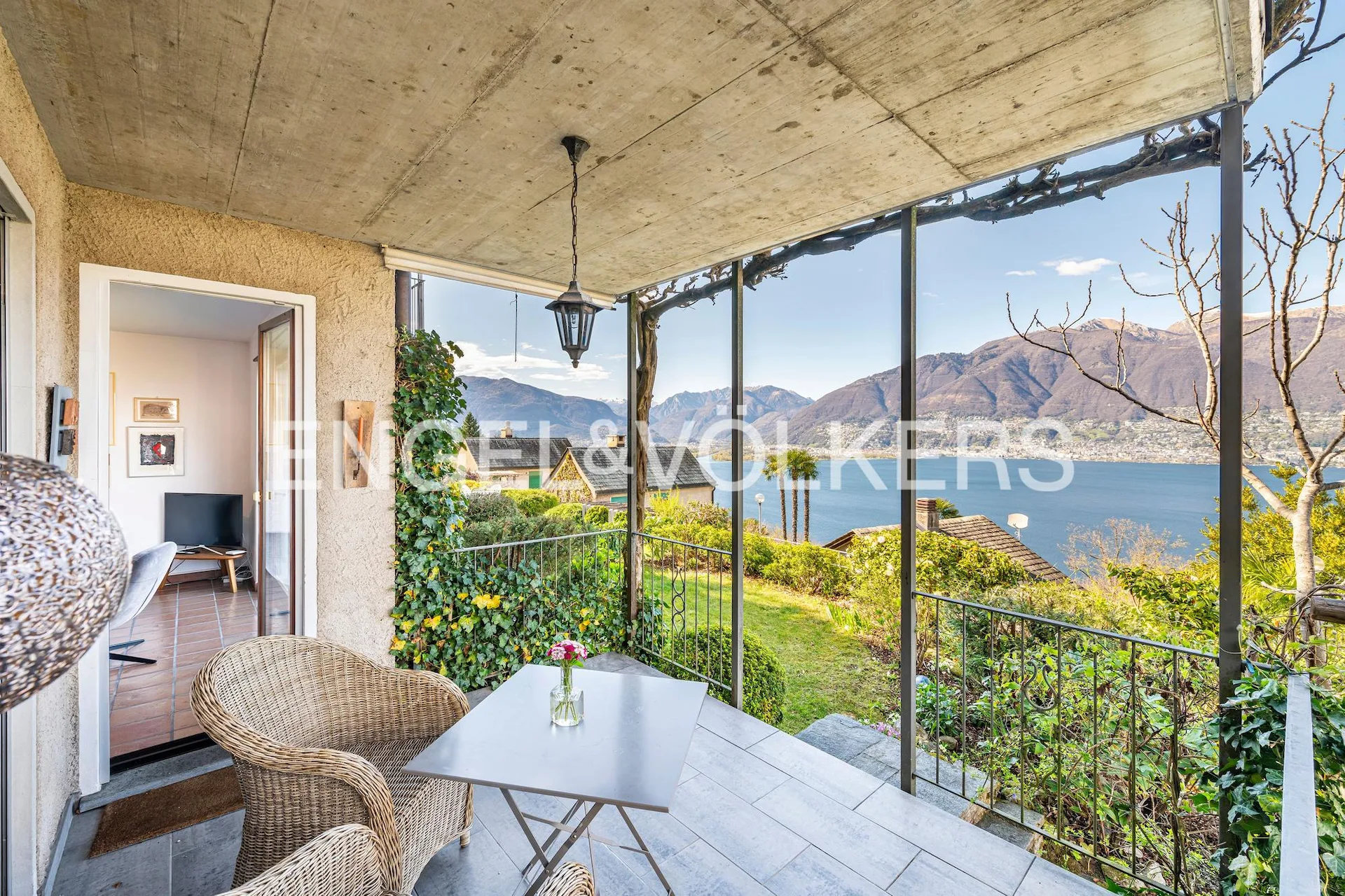 Vista lago e giardino in Ticino (15)