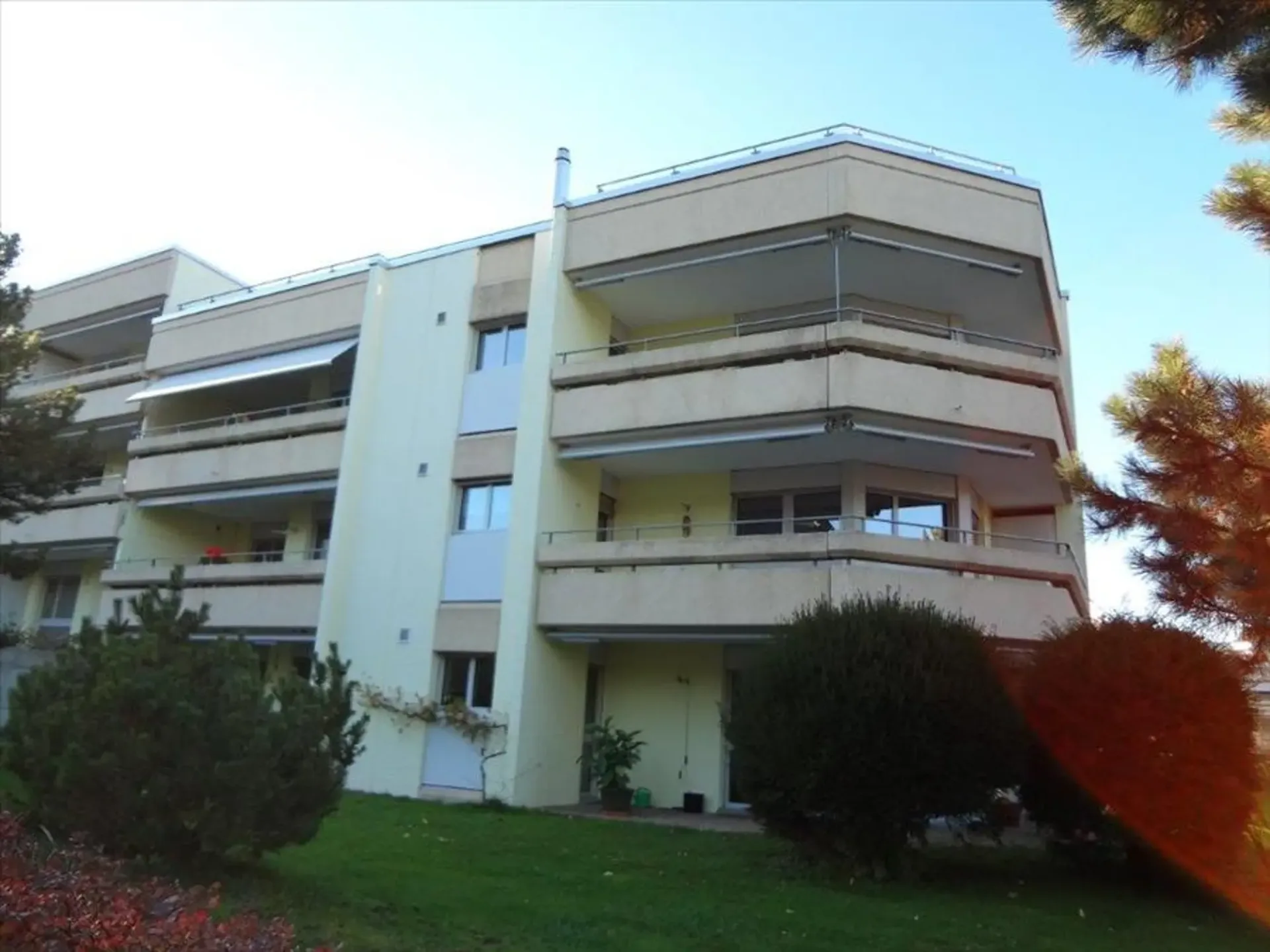 Attraktive 3.5-Zimmer-Wohnung mit Balkon an zentraler Lage in Spiez