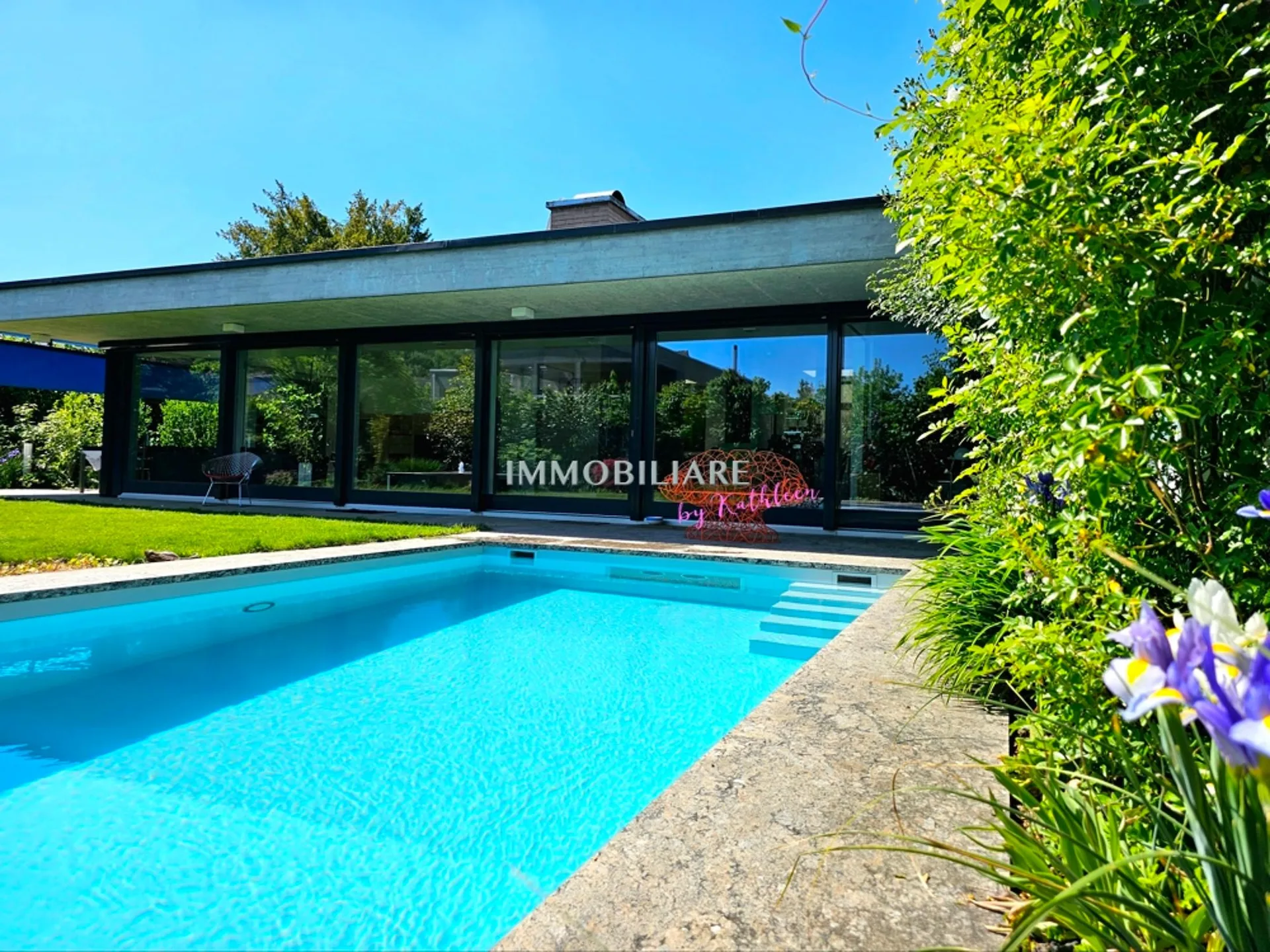 Luxus Architektenvilla: maximaler Komfort bei geringstem Unterhalt