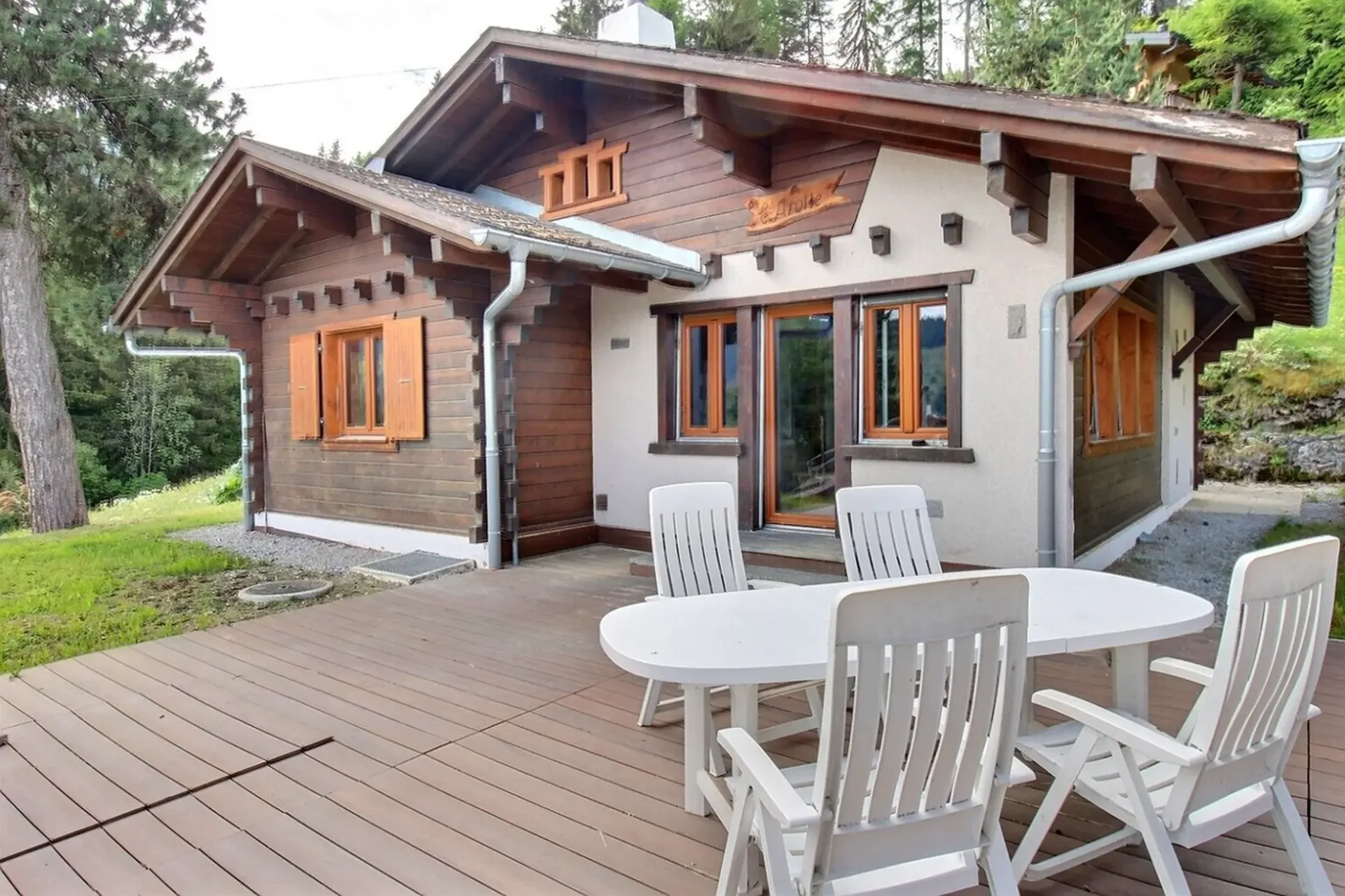 2004M.LA TZOUMAZ.Chalet authentique au coeur des Alpes valaisannes