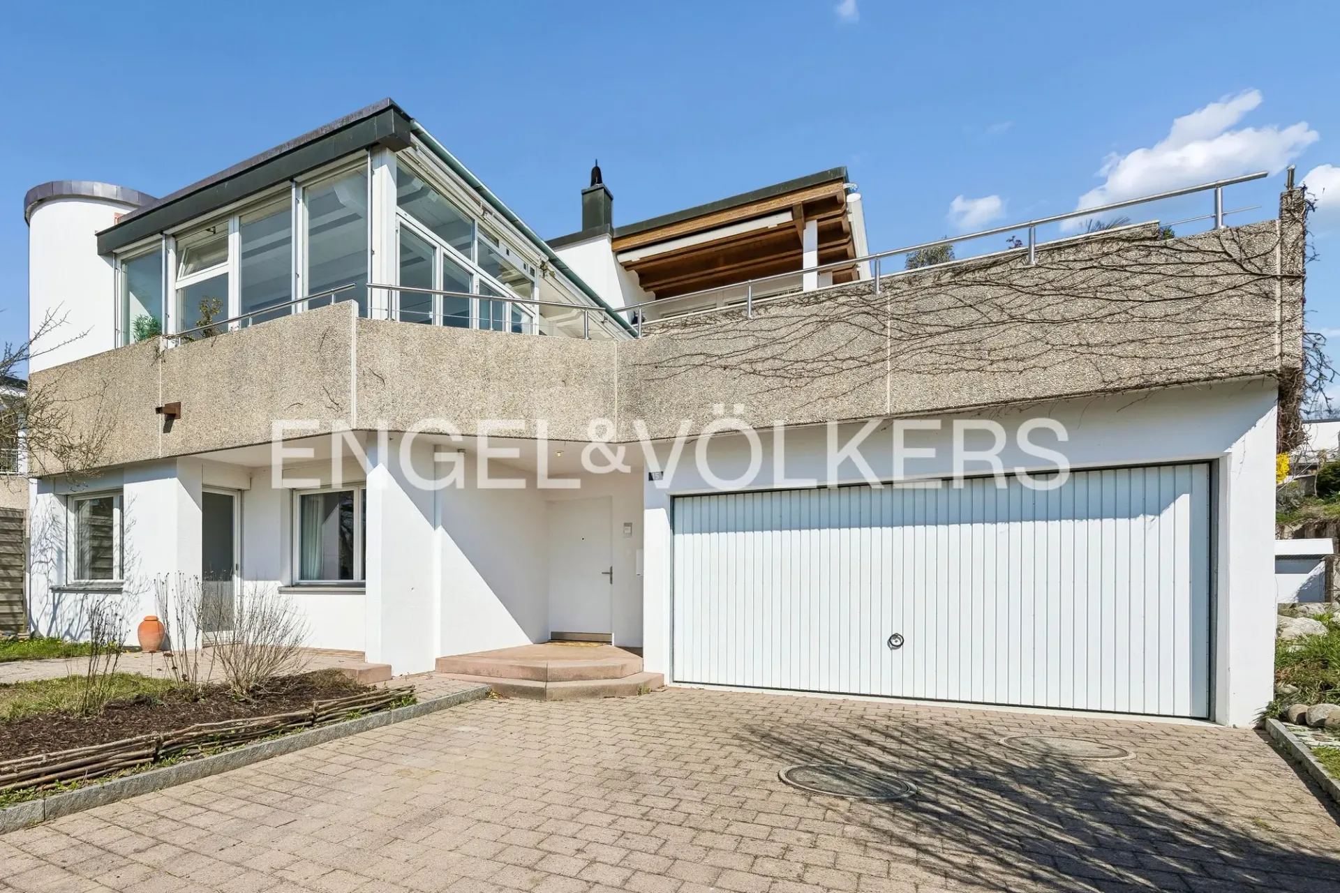 Alpenblick inklusive - grosszügiges Terrassenhaus mit vielseitigem Rau