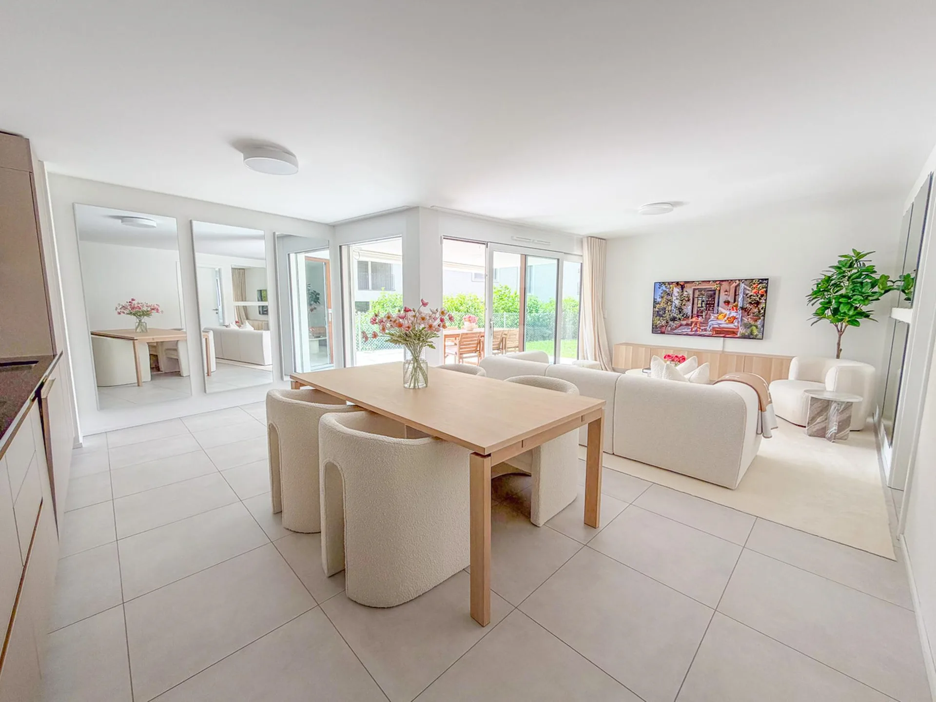 Appartement de 2.5 pces au rez-de-chaussée Grand jardin et terrasse