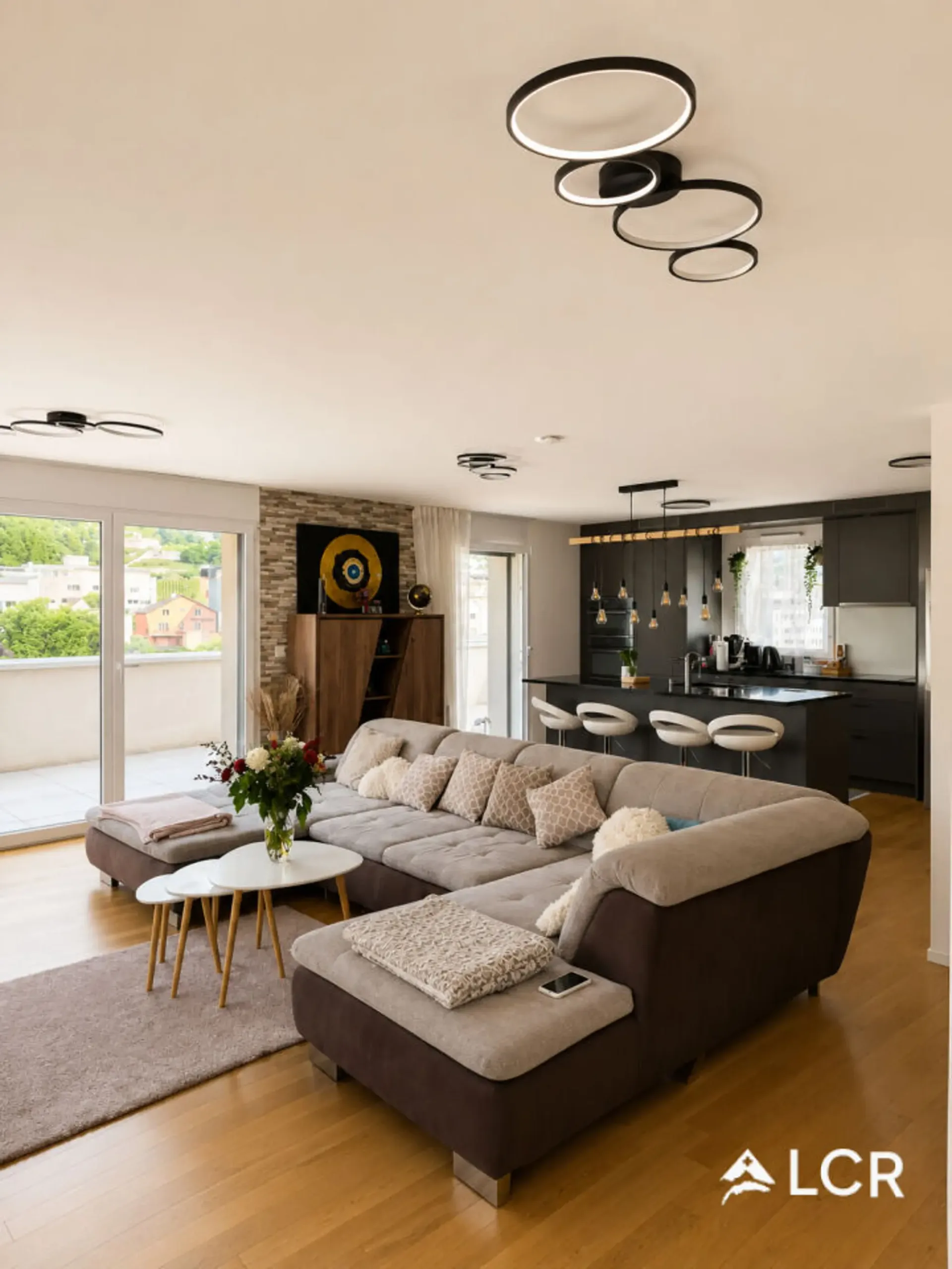 Magnifique Attique in Duplex mit 4.5 Zimmern / 3 Schlafzimmern / 3 Badezimmern / 1 großer Terrasse / atemberaubender Blick