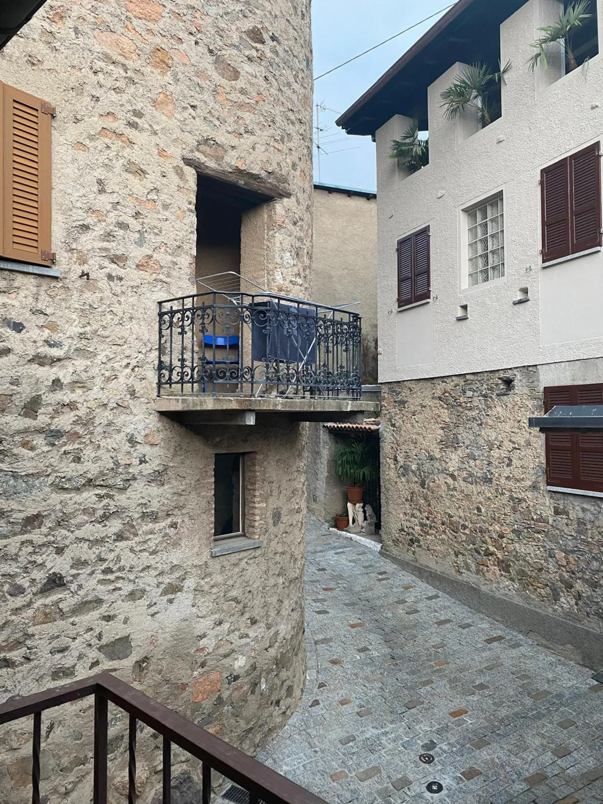 AFFASCINANTE CASA STORICA CENTRO DI CARONA  BOX  PERFETTA PER RESIDENZA CASA VACANZA  AIRBNB
