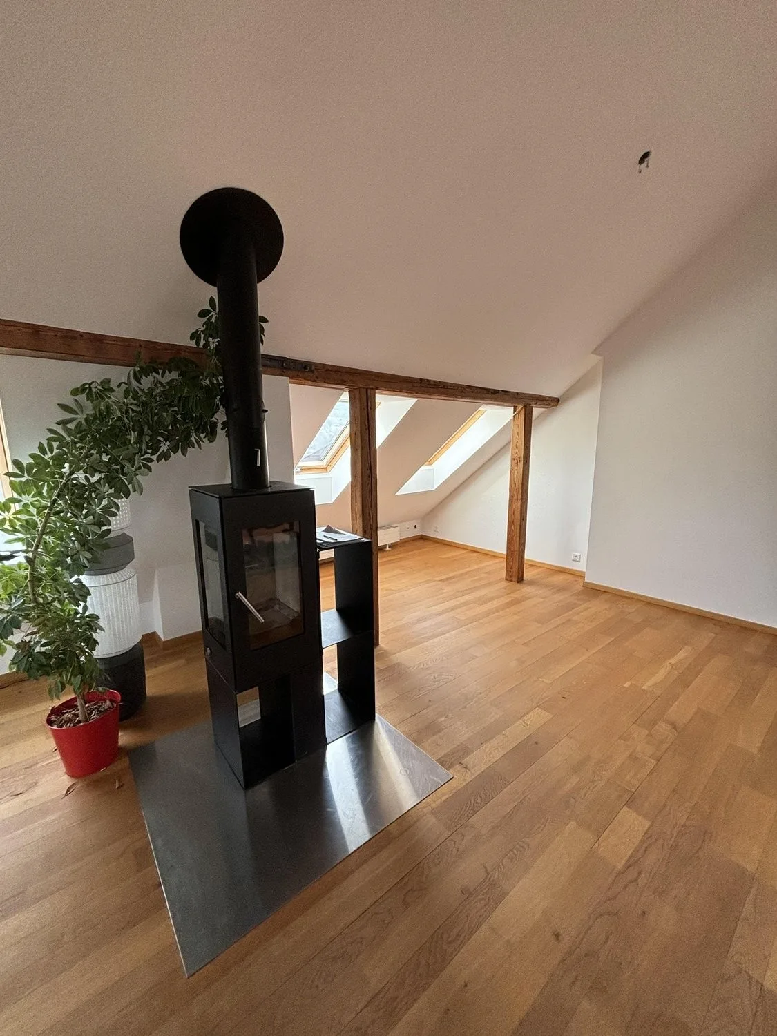 Exklusive 3.5-Zimmer-Maisonettewohnung mit Cheminée im beliebten Kreis 8