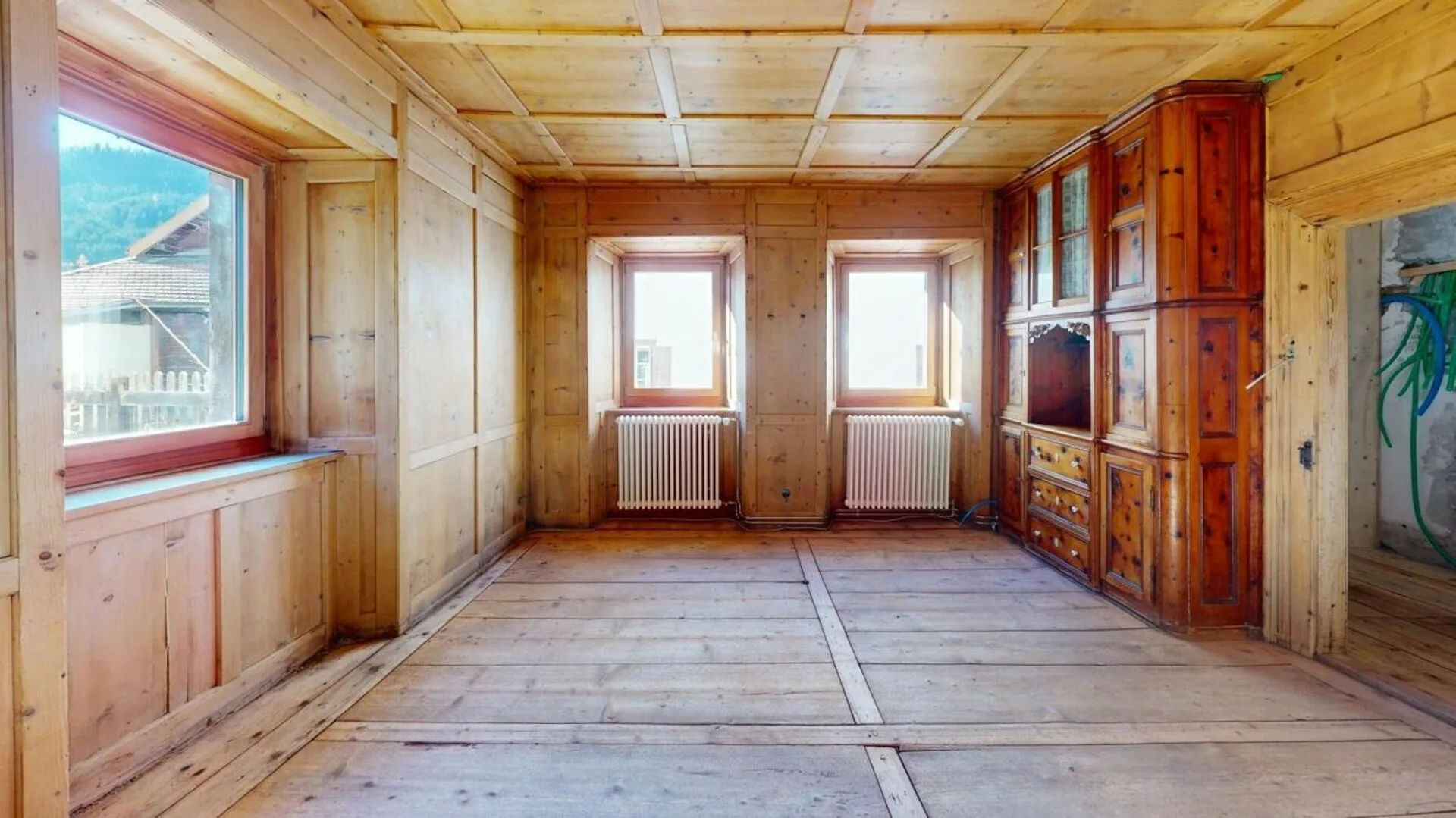 Casa storica multifamiliare con grande stalla a Tinizong