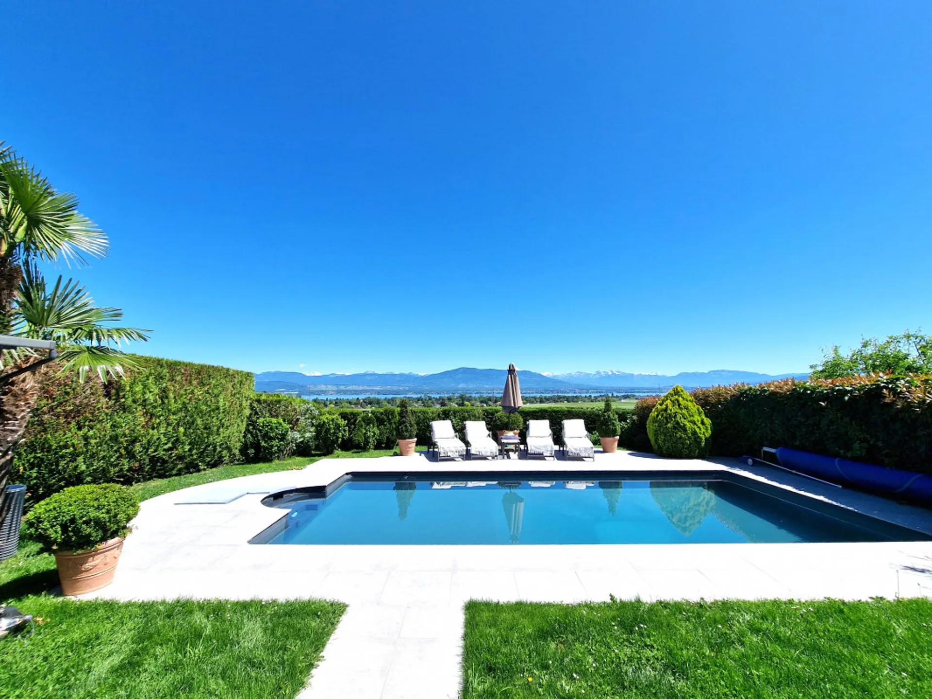 In esclusiva con Abby Bryand Immobilier: Magnifica Villa familiare con vista lago