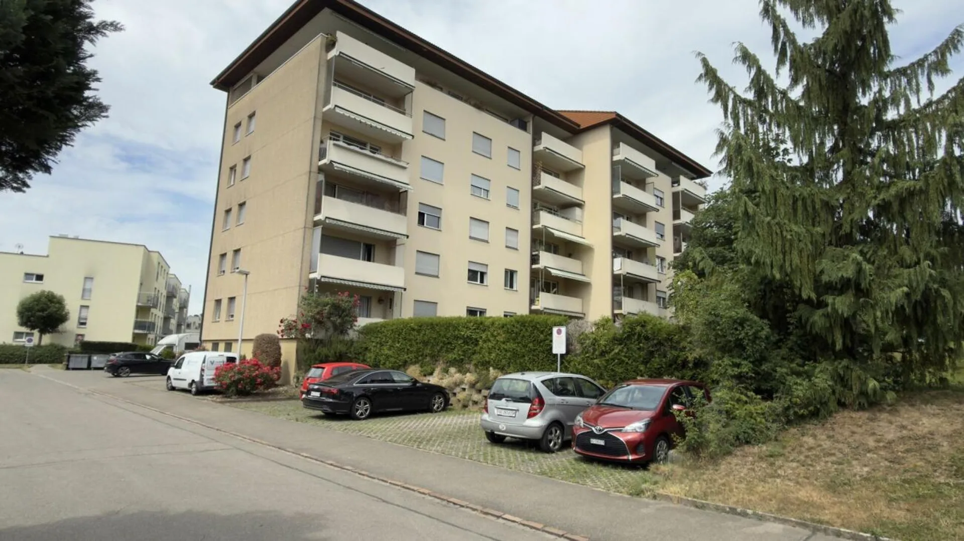Sonnige Weitsichtwohnung in Zufikon - heute Rendite, morgen Zuhause