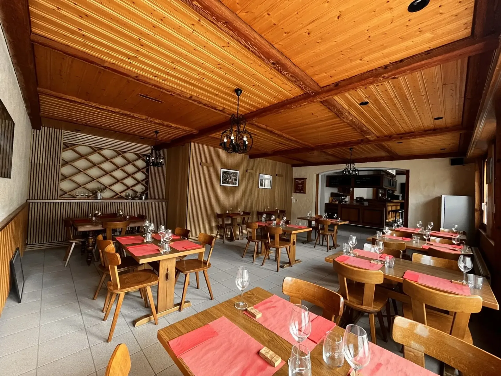 Restaurant zur Miete in Romont!