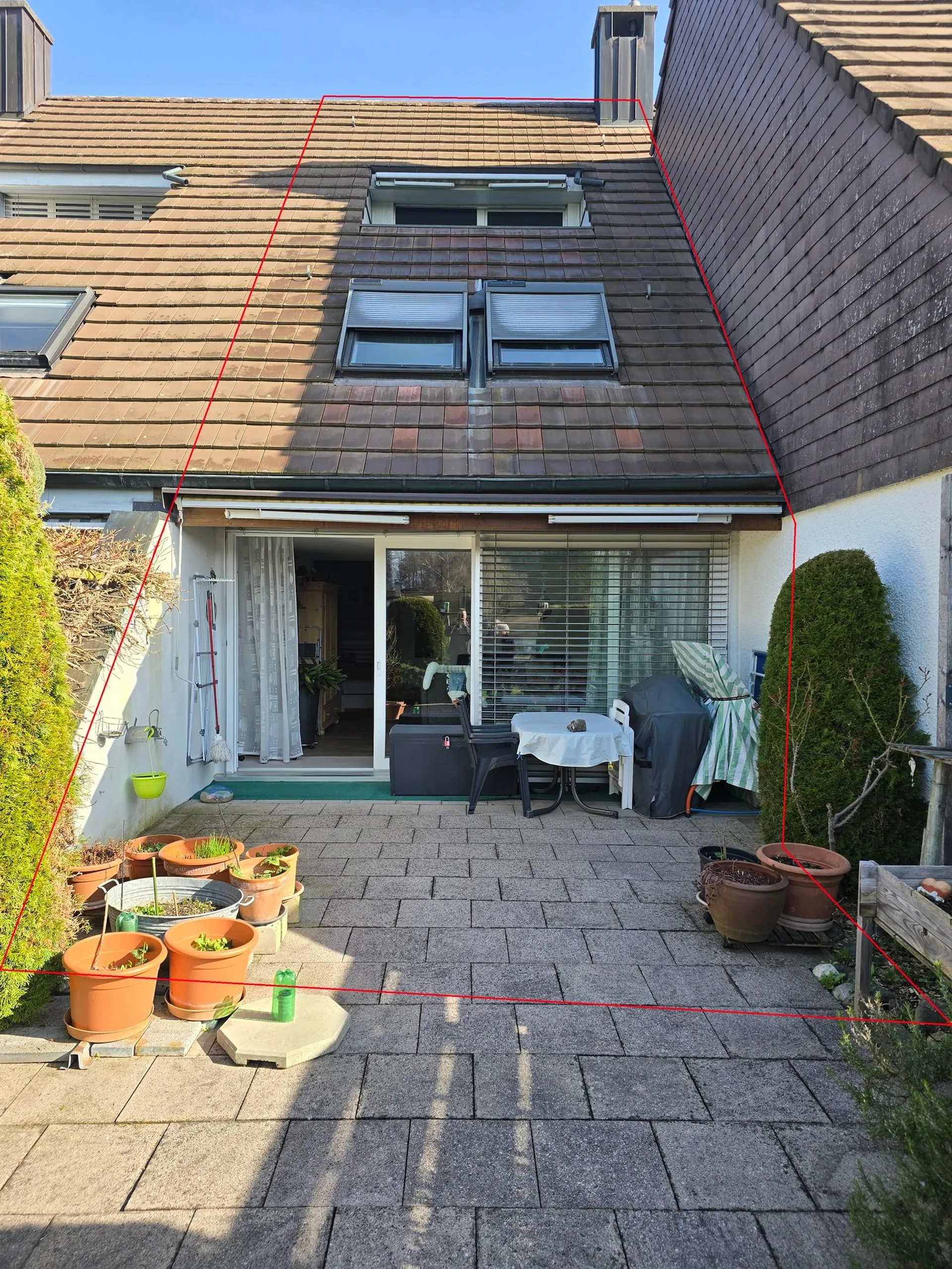 Deliziosa casa a schiera di 5 locali con giardino a Uster
