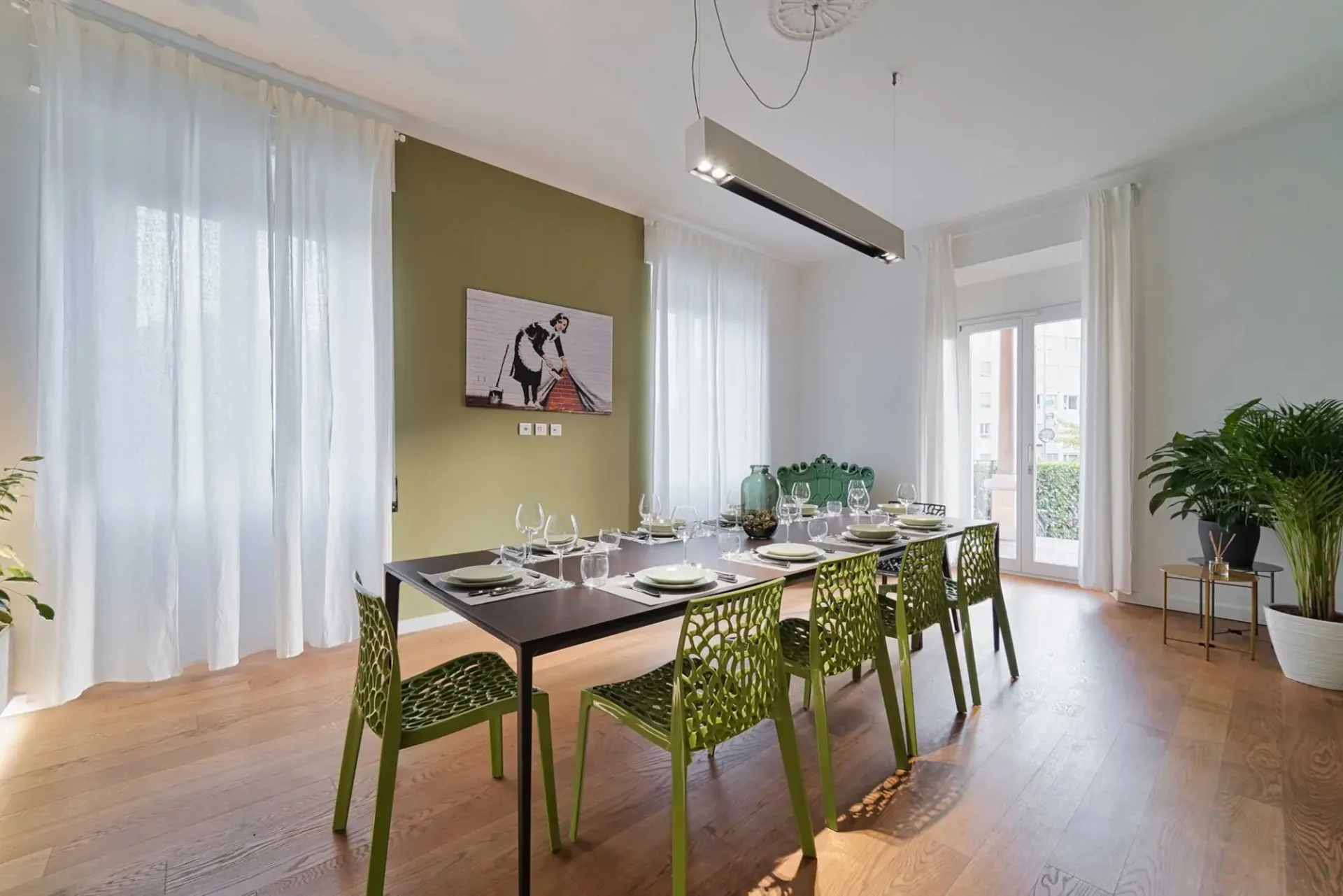 VILLA ARREDATA CON AMPIO GIARDINO IN CITTA