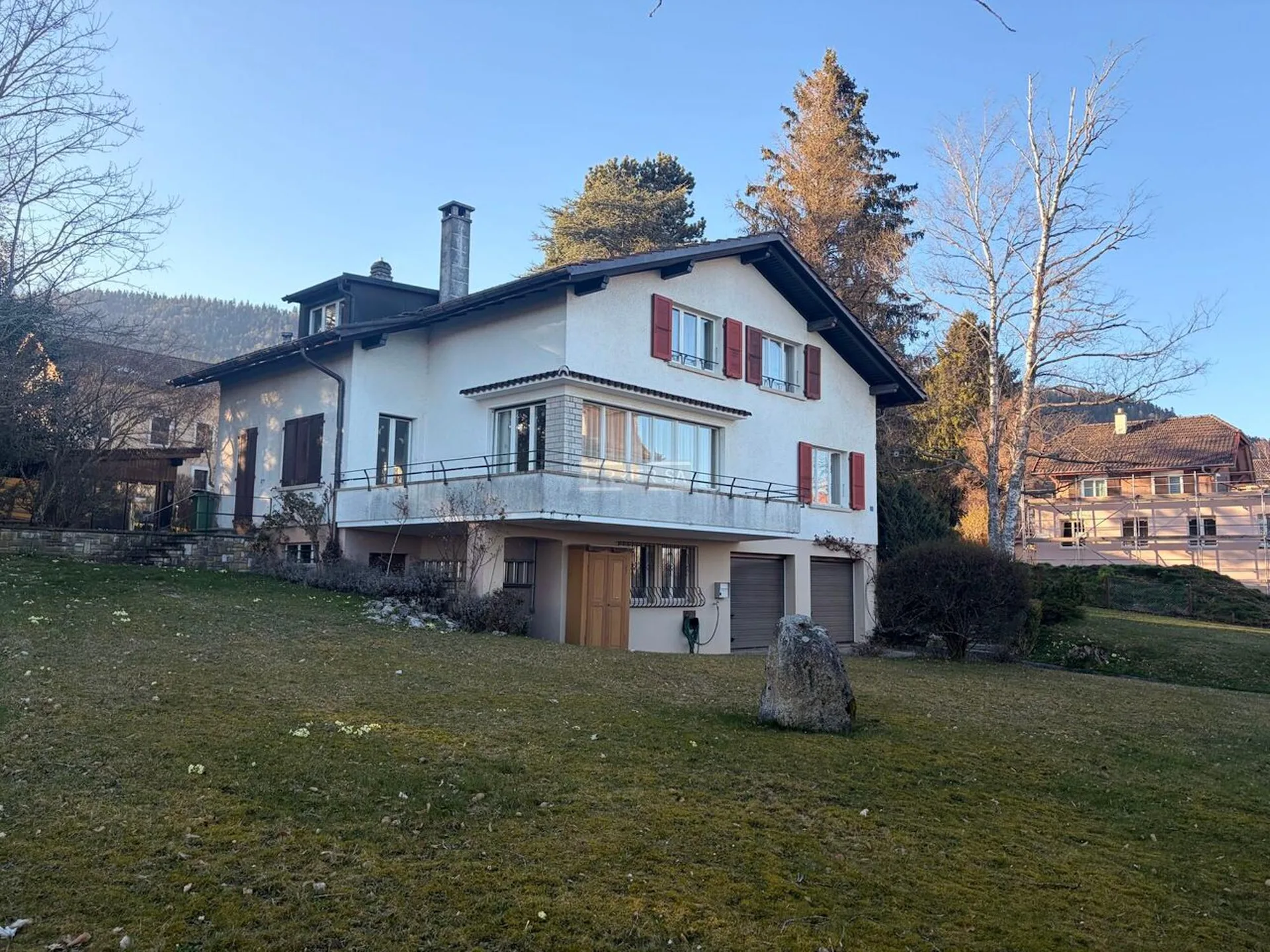 Charmante villa avec 2 appartements et grand jardin arborisé