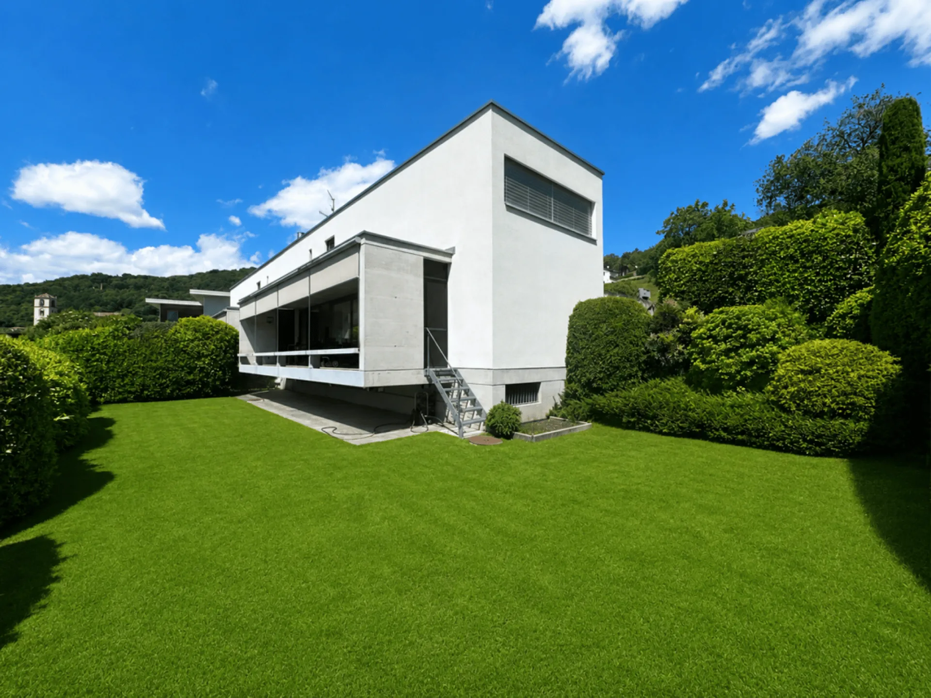 Angrenzendes Haus mit Garten in Villa Luganese