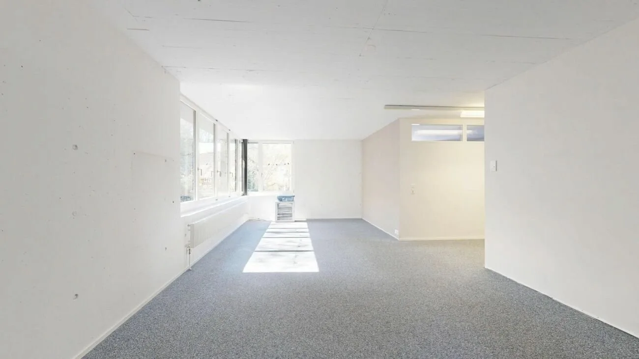 Moderner Gewerberaum mit 72 m² Fläche und 42 m² Empfangsbereich und Küche im markanten GWAND in Merenschwand