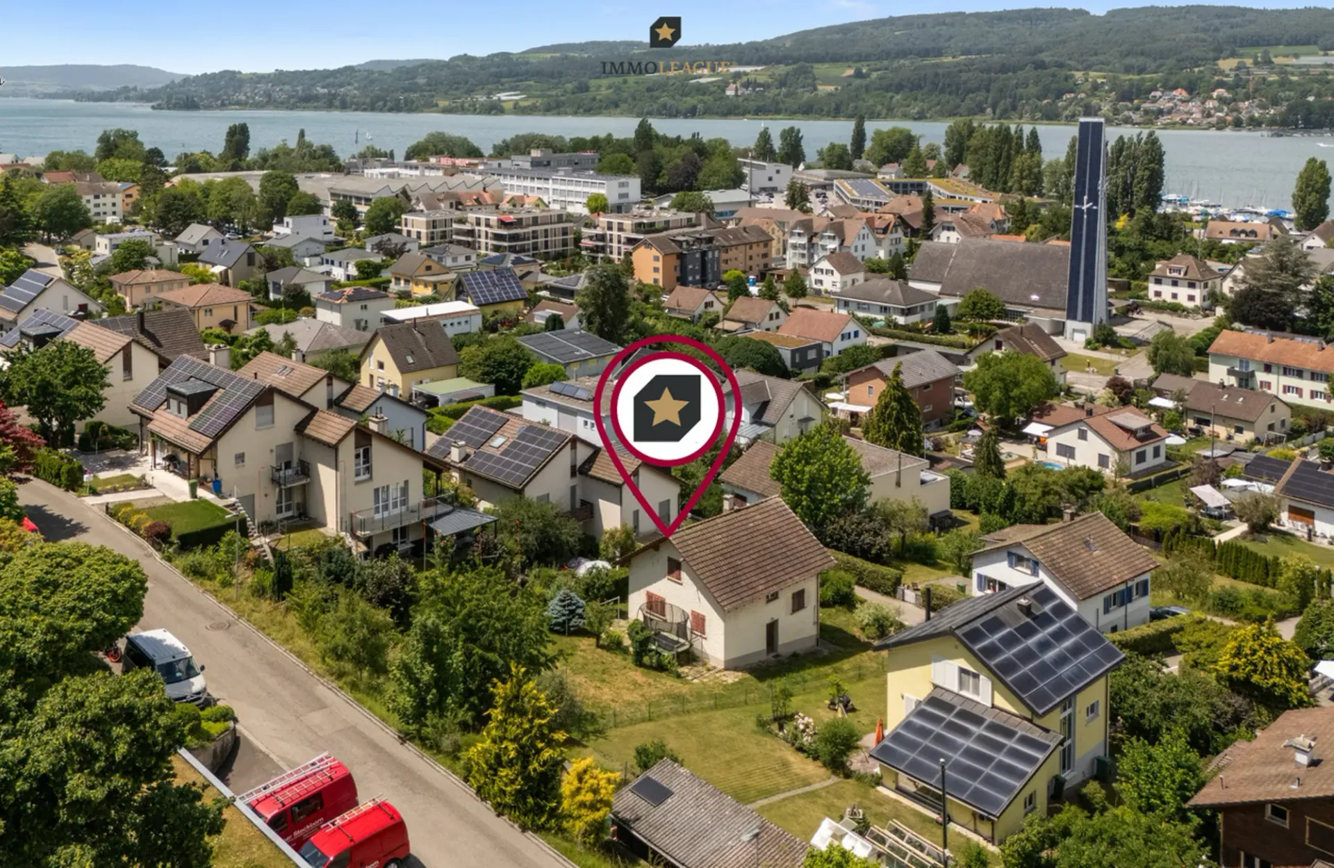 Viele attraktive Möglichkeiten in ruhiger Lage mit Seesicht.