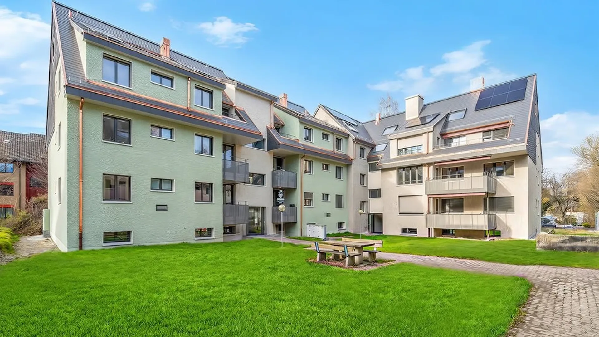 MIETEN OHNE KAUTION - Sanierte Familien-Wohnung im Grünen