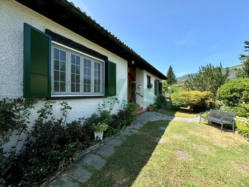 Accogliente casa unifamiliare su un unico piano con ampio giardino