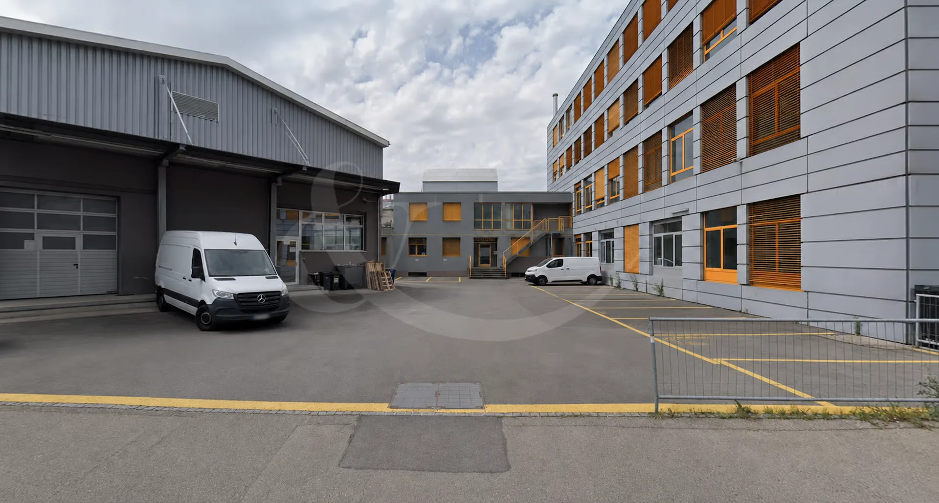 Rue Baylon 4, Außenparkplatz