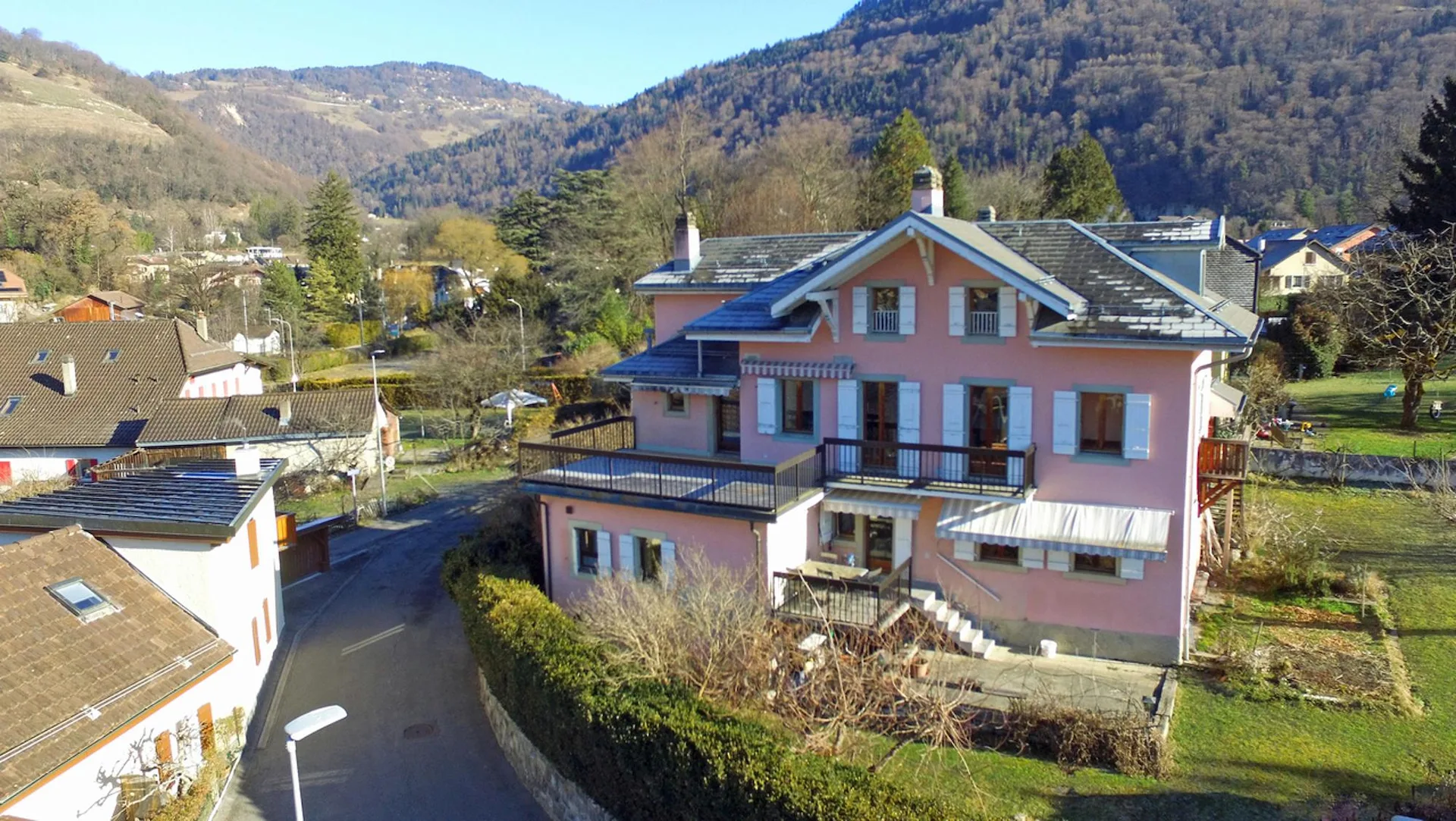 Charmante maison villageoise 3 logements, grand jardin et belle vue !