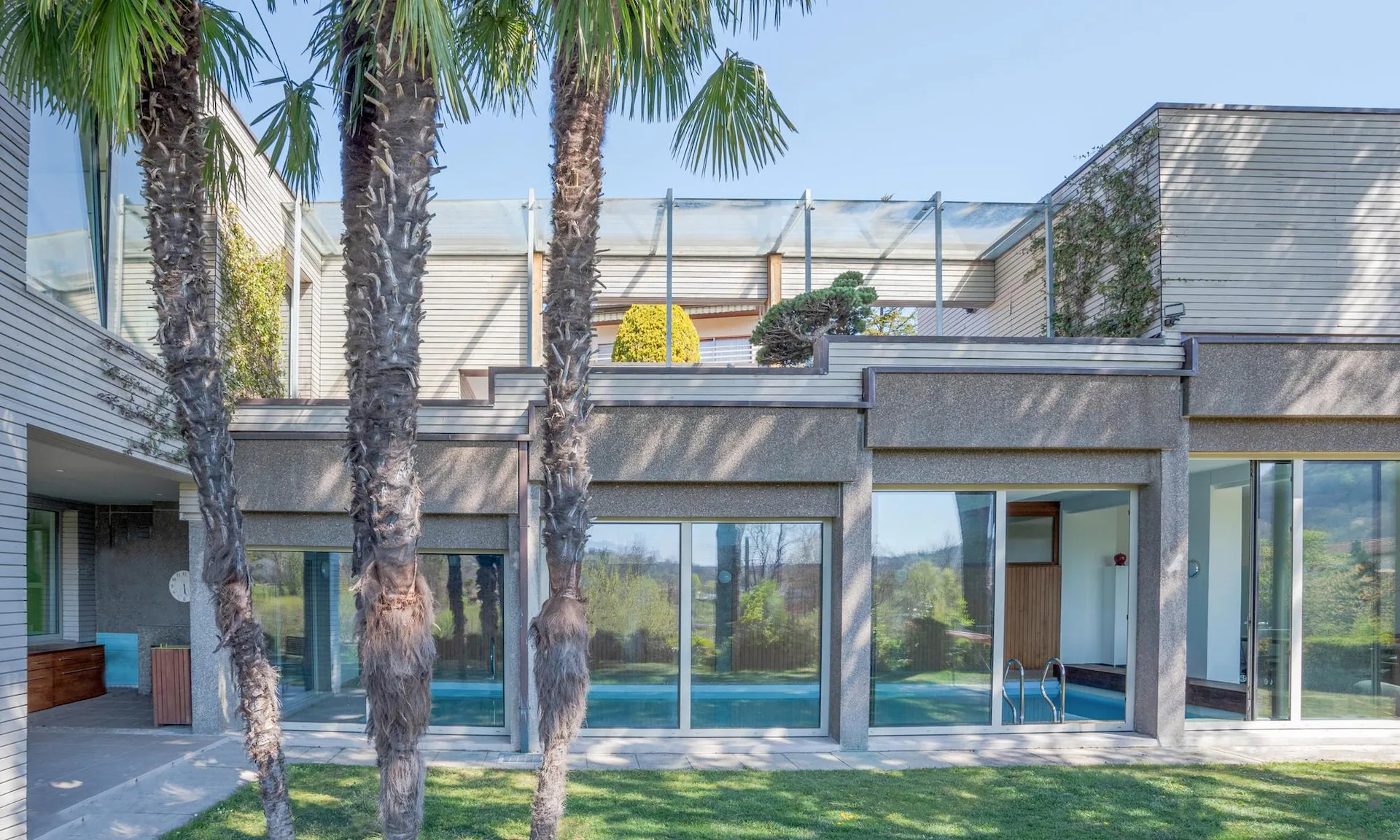 EXKLUSIV - VILLA 6.5 ZIMMER MIT POOL IN NOVAZZANO