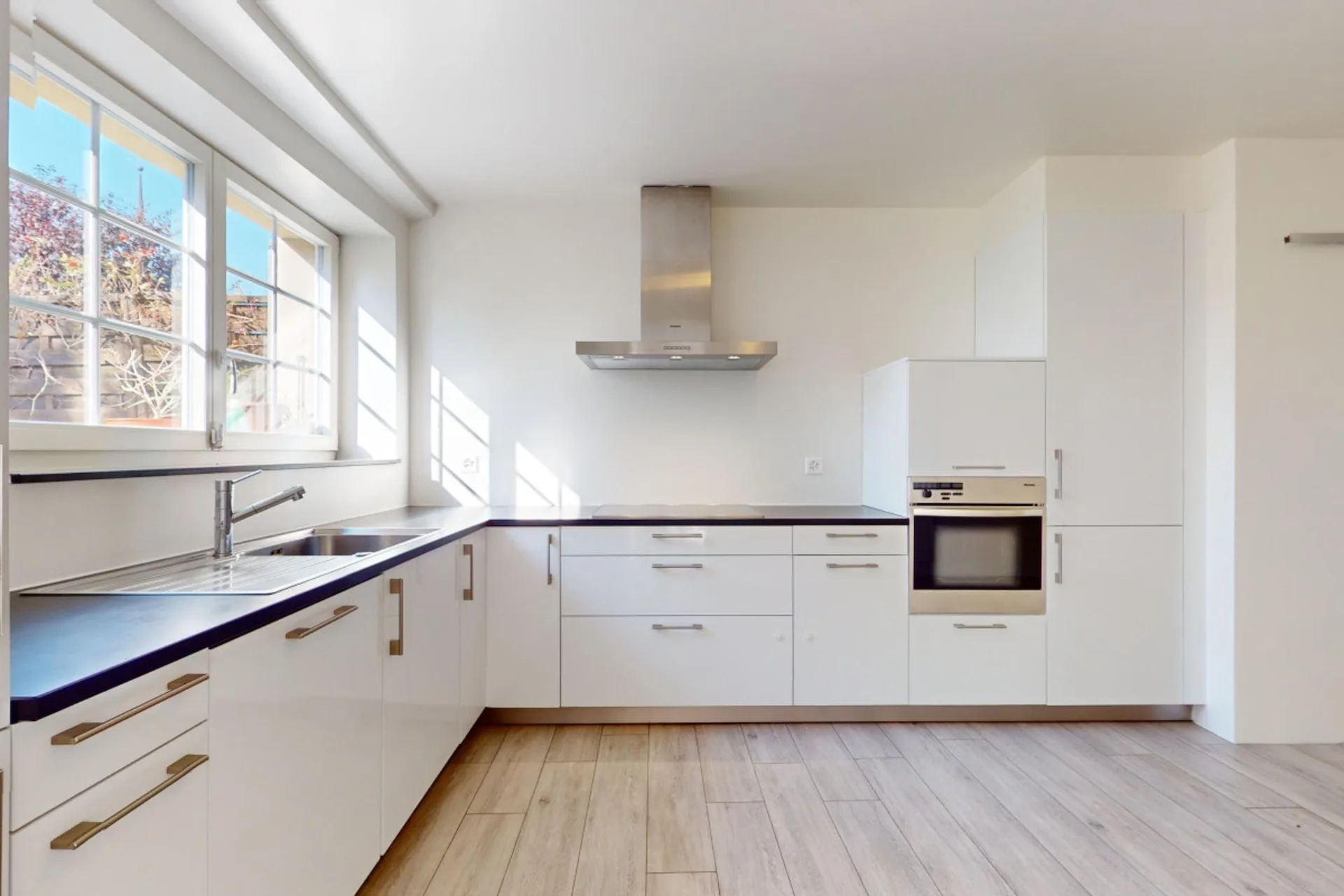 Duplex mit Garten, großer Keller und 2 überdachten Autostellplätzen